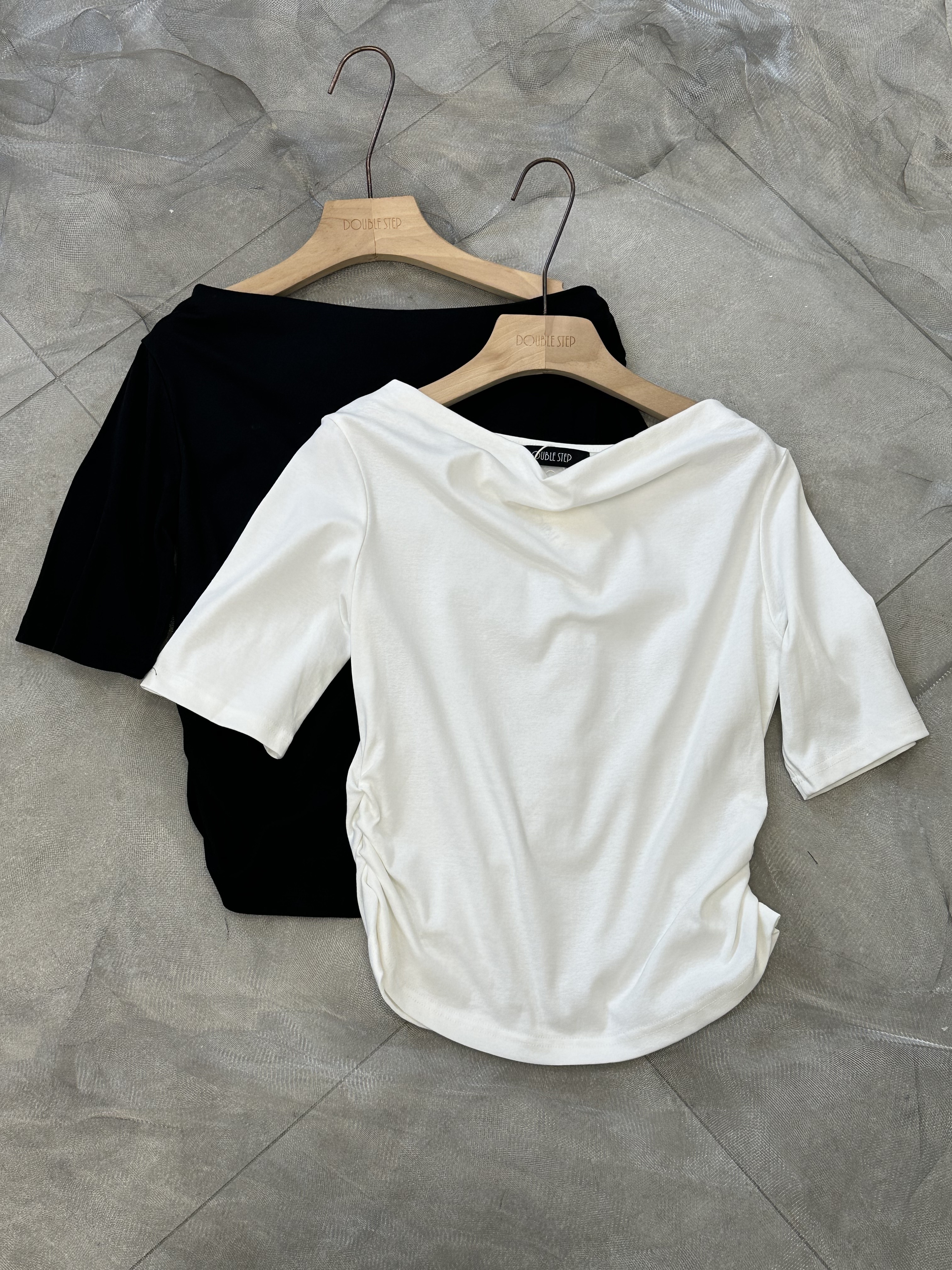 露鎖骨～大船領中袖TEE - BL53779（兩件-30）