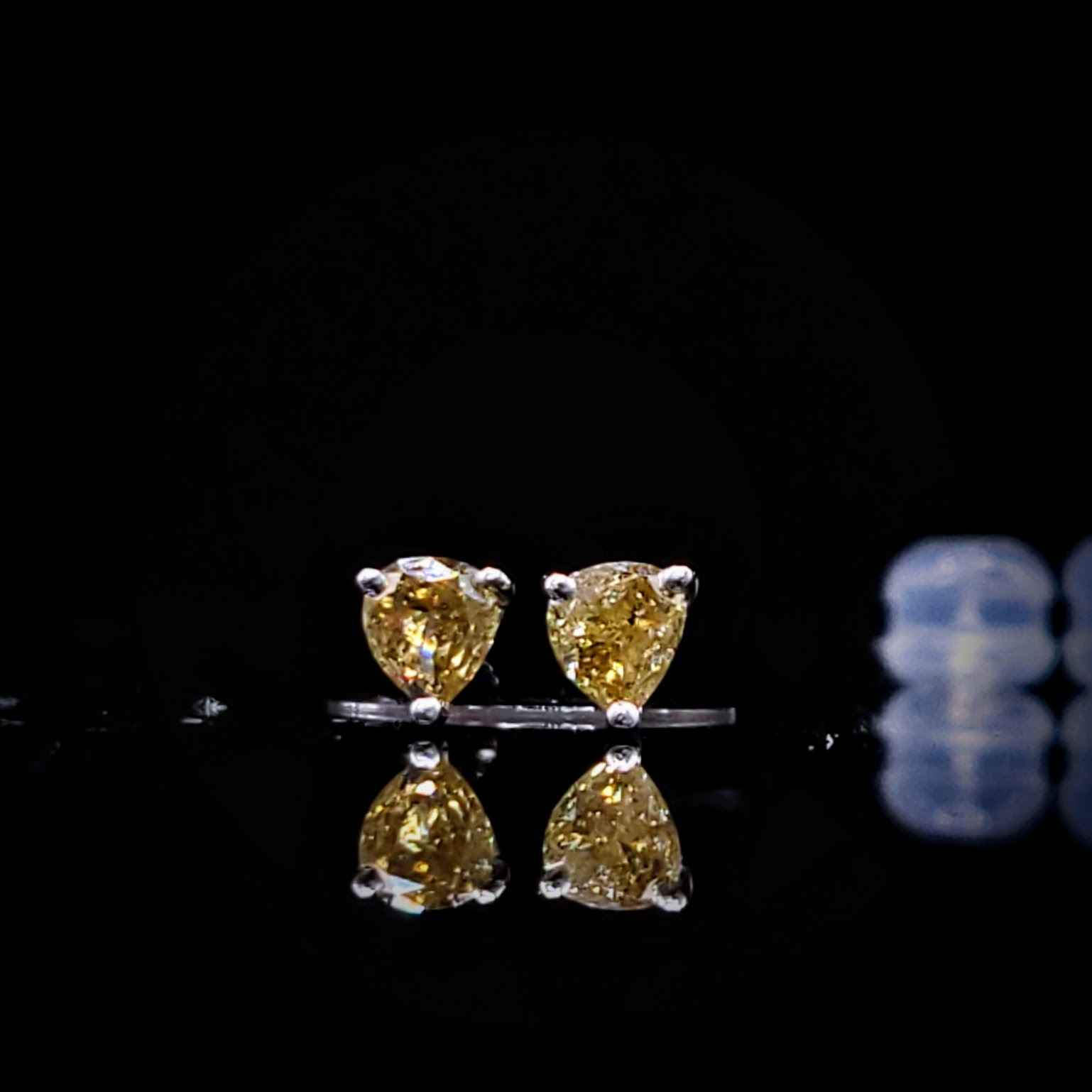 18K Yellow Gold 0.33ct Fancy Yellow Pear Shape Diamond Earrings