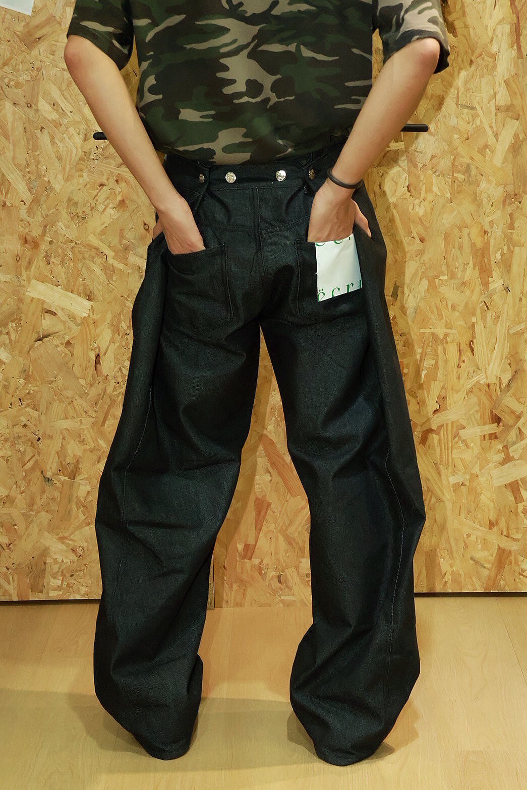 側邊小標 後鈕扣 原色 反折 長褲 #牛仔褲