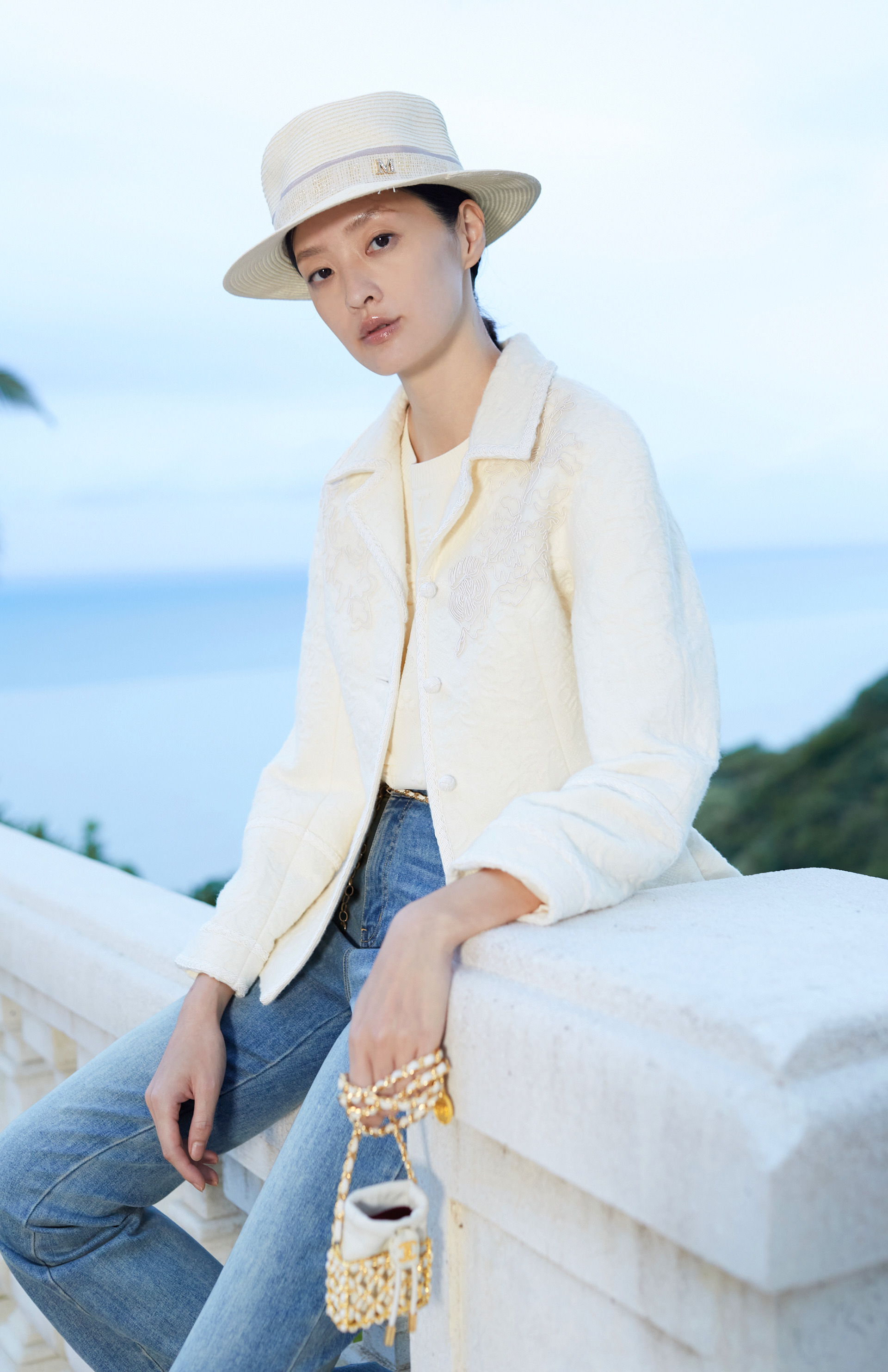 BD16922D1 浮雕花園縮呢繩股綉縮腰西裝外套