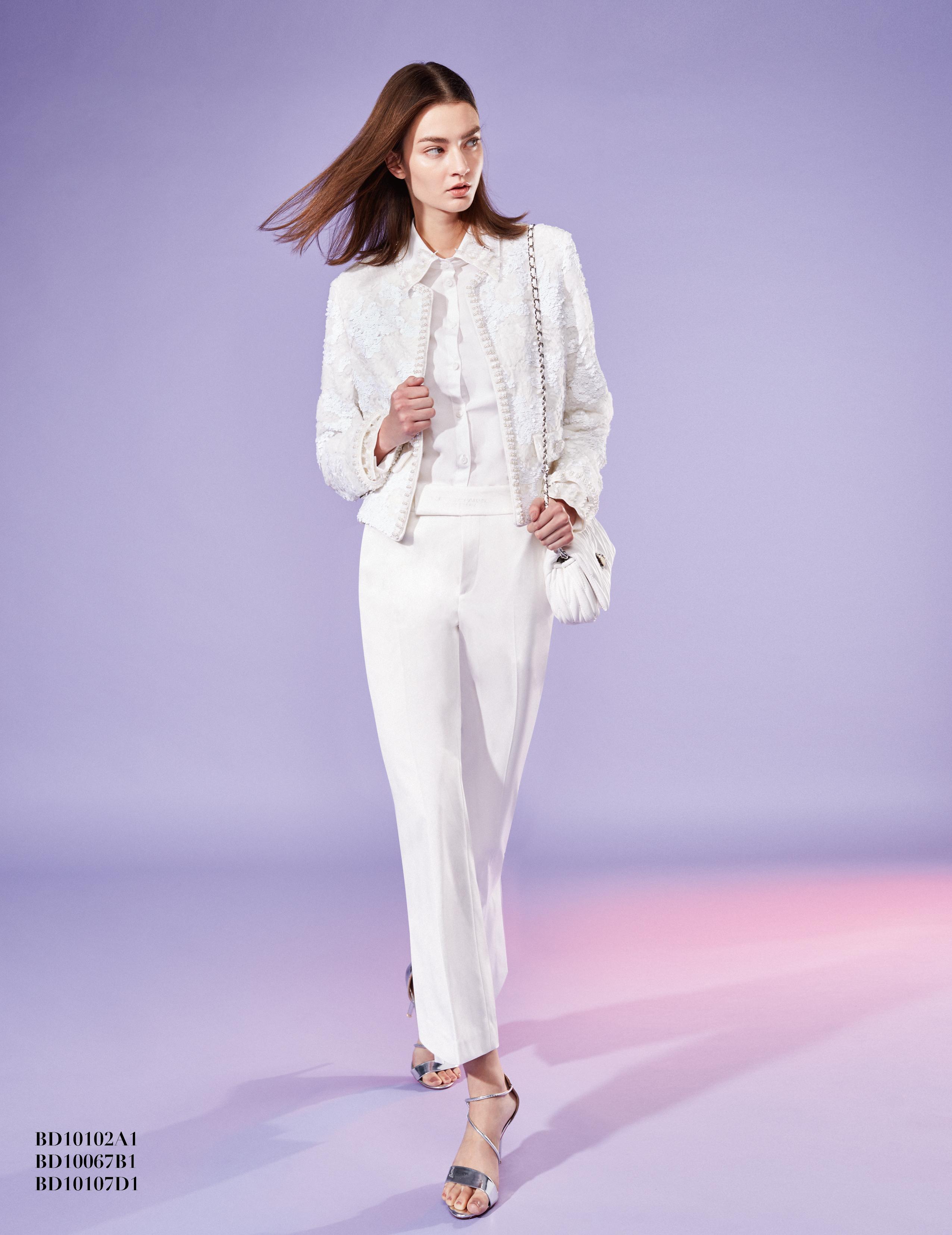 BD16925D1 新藝術花園刺繡亮片短版小香外套