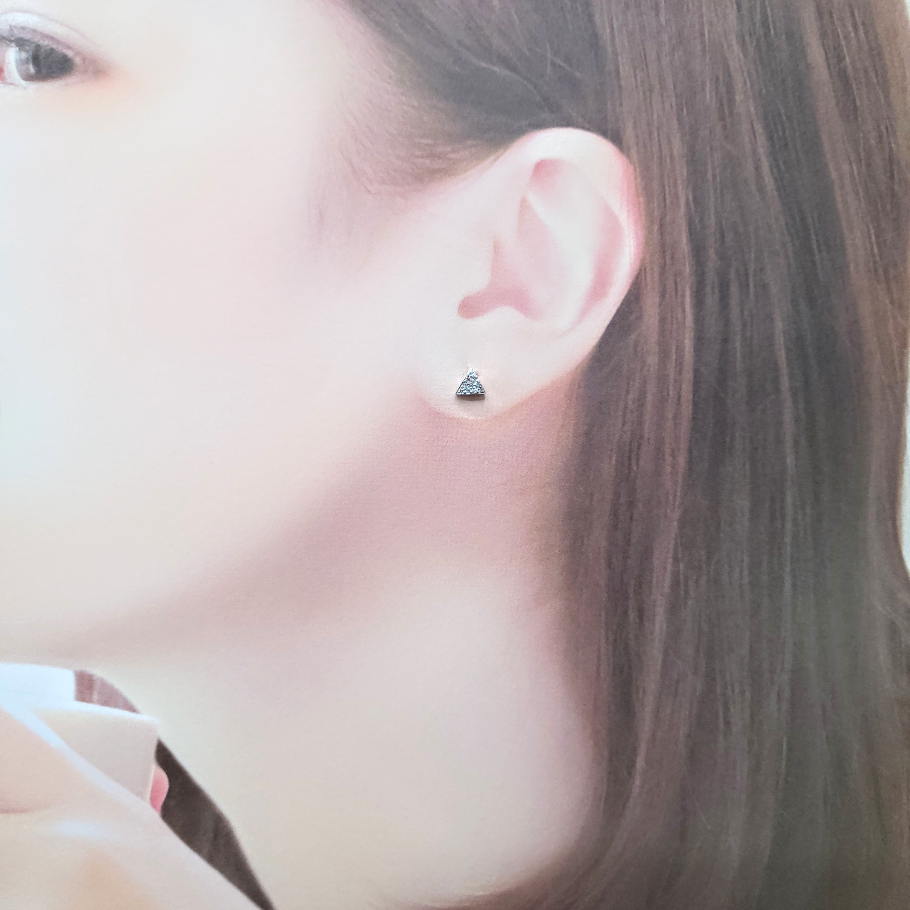 18K White Gold 0.06ct Diamond Earrings