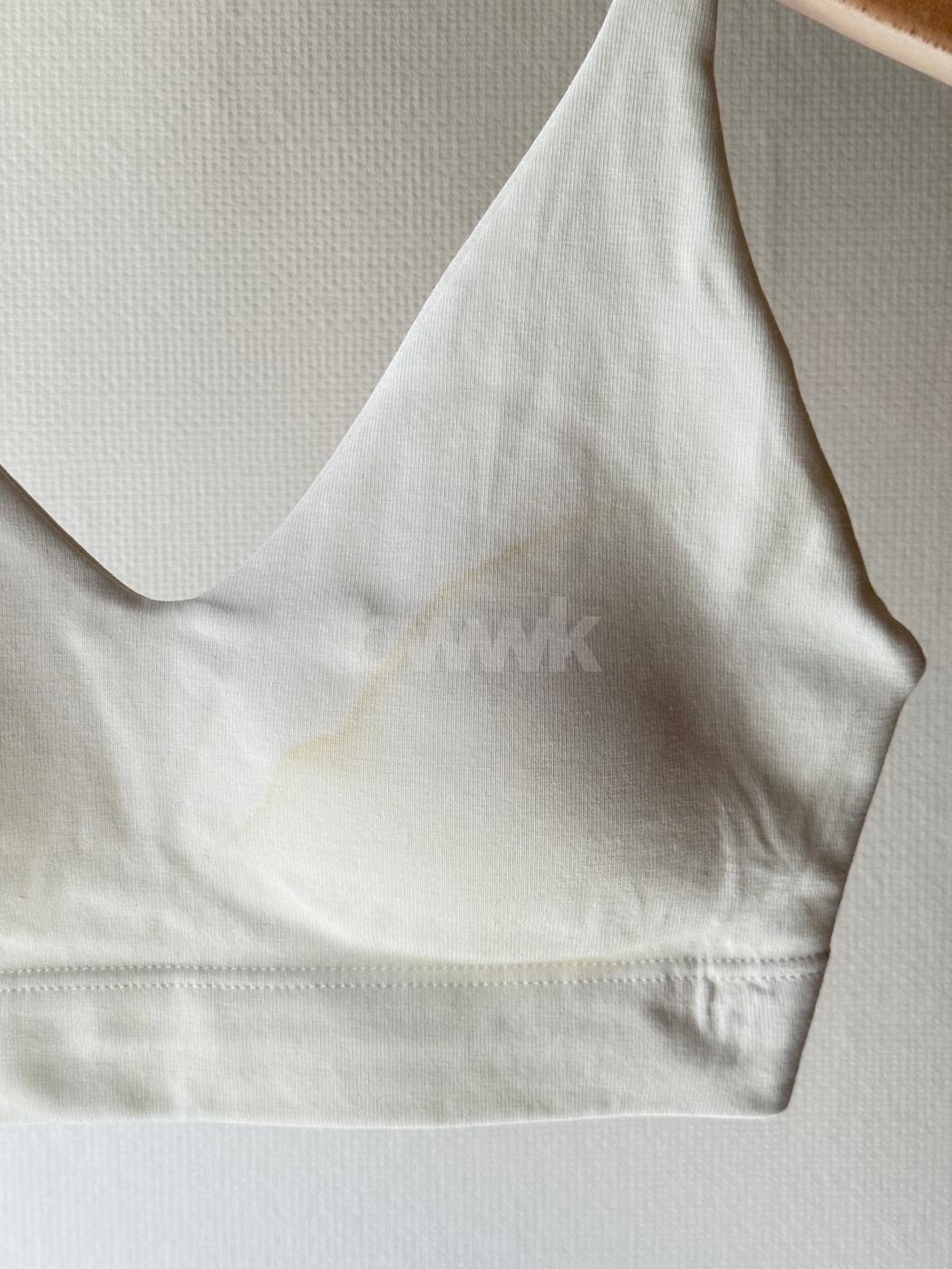 【瑕疵】輕盈裸感美胸bra top-白