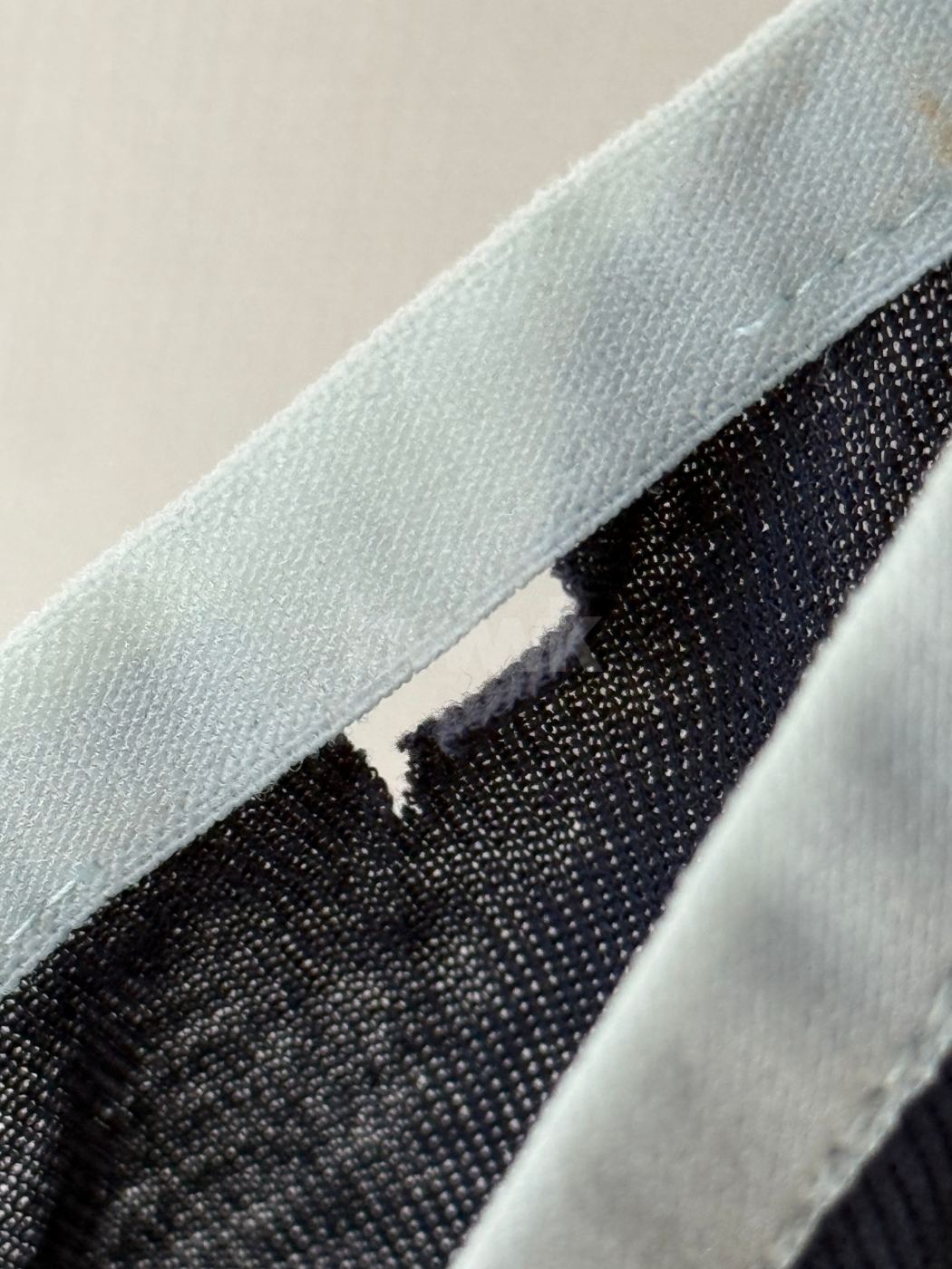 【瑕疵】滾邊側抓皺背心-深藍