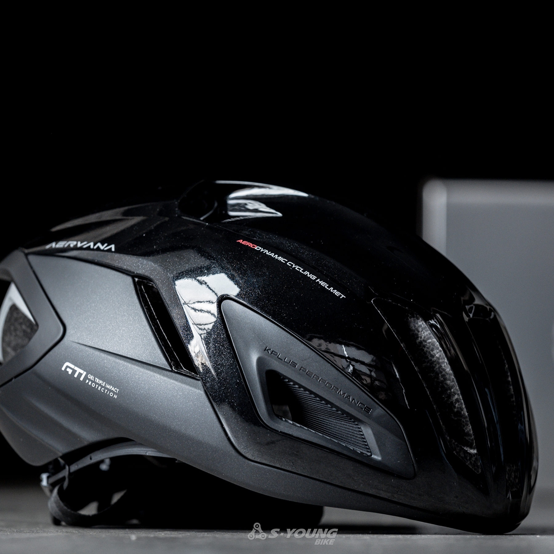 【KPLUS】AERVANA 公路車安全帽 / Black 曜動黑