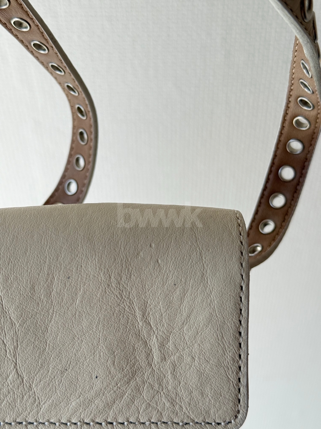 【瑕疵】方蓋腰包-米白