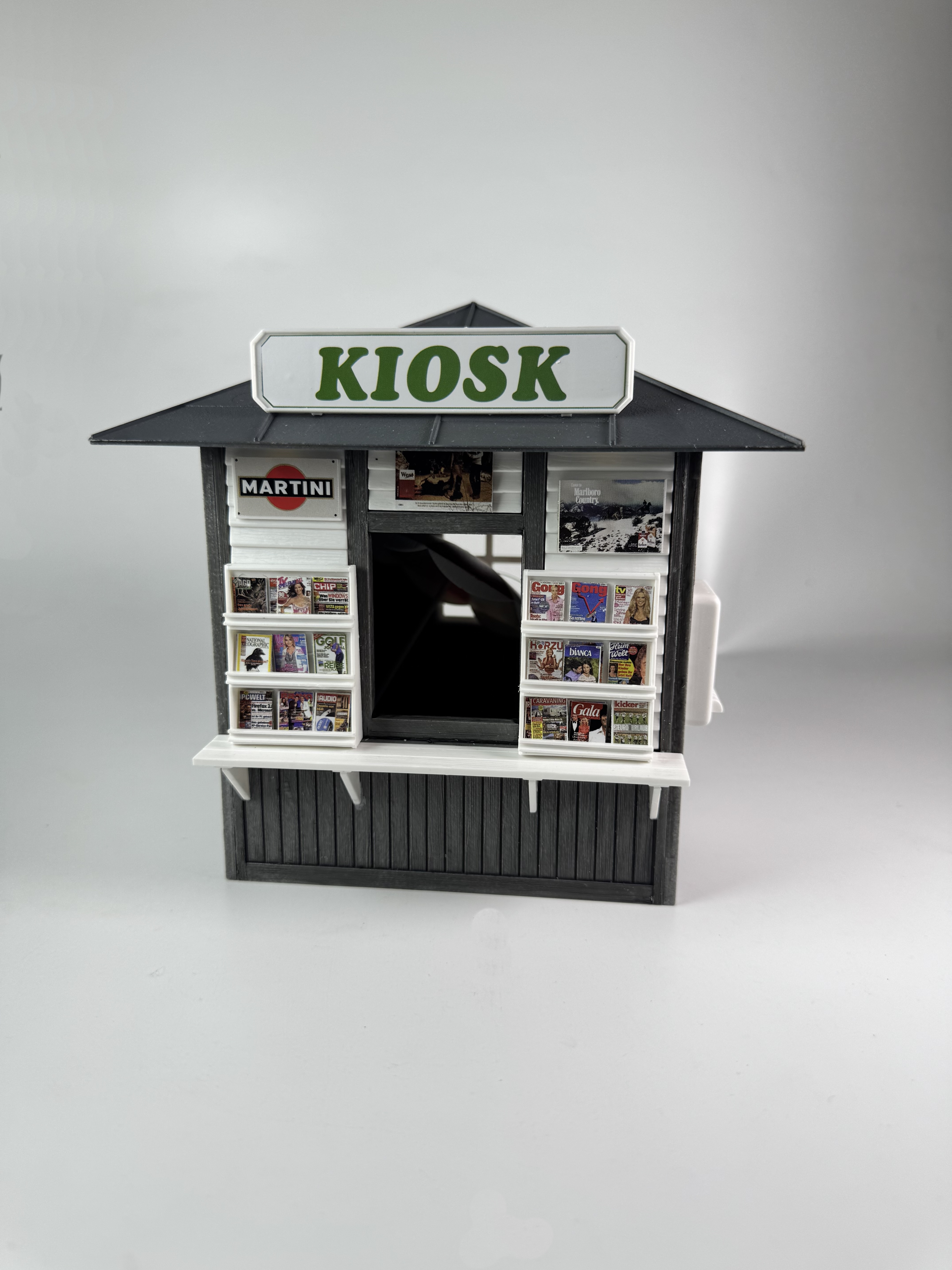 Faller 330995 G規 Susi’s Newsstand 蘇西的報紙攤販（完成品含燈光）