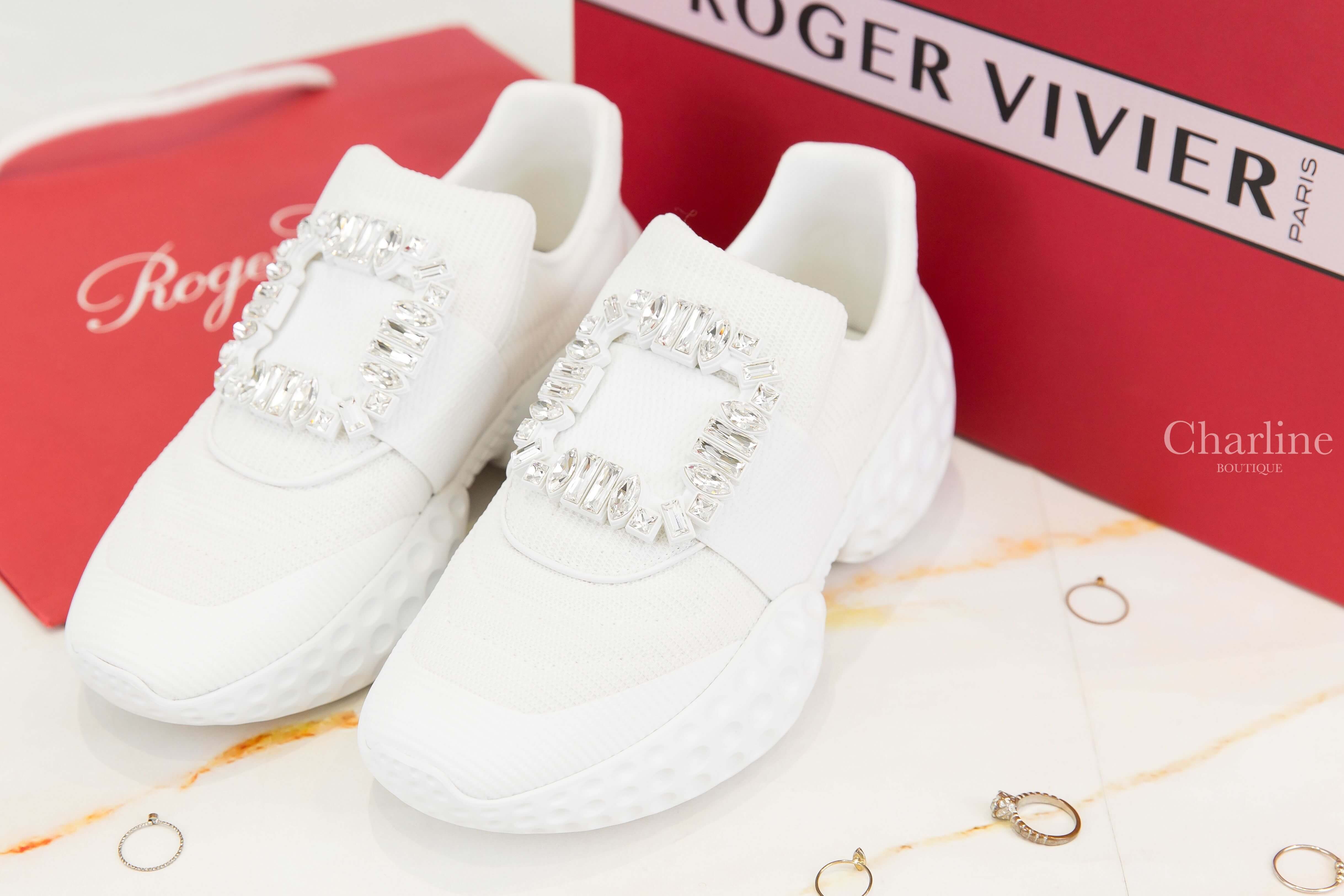 Roger Vivier Viv' Run Light Sneakers In Fabrics 白色水晶方釦太空棉運動鞋-Charline Boutique 精品代購