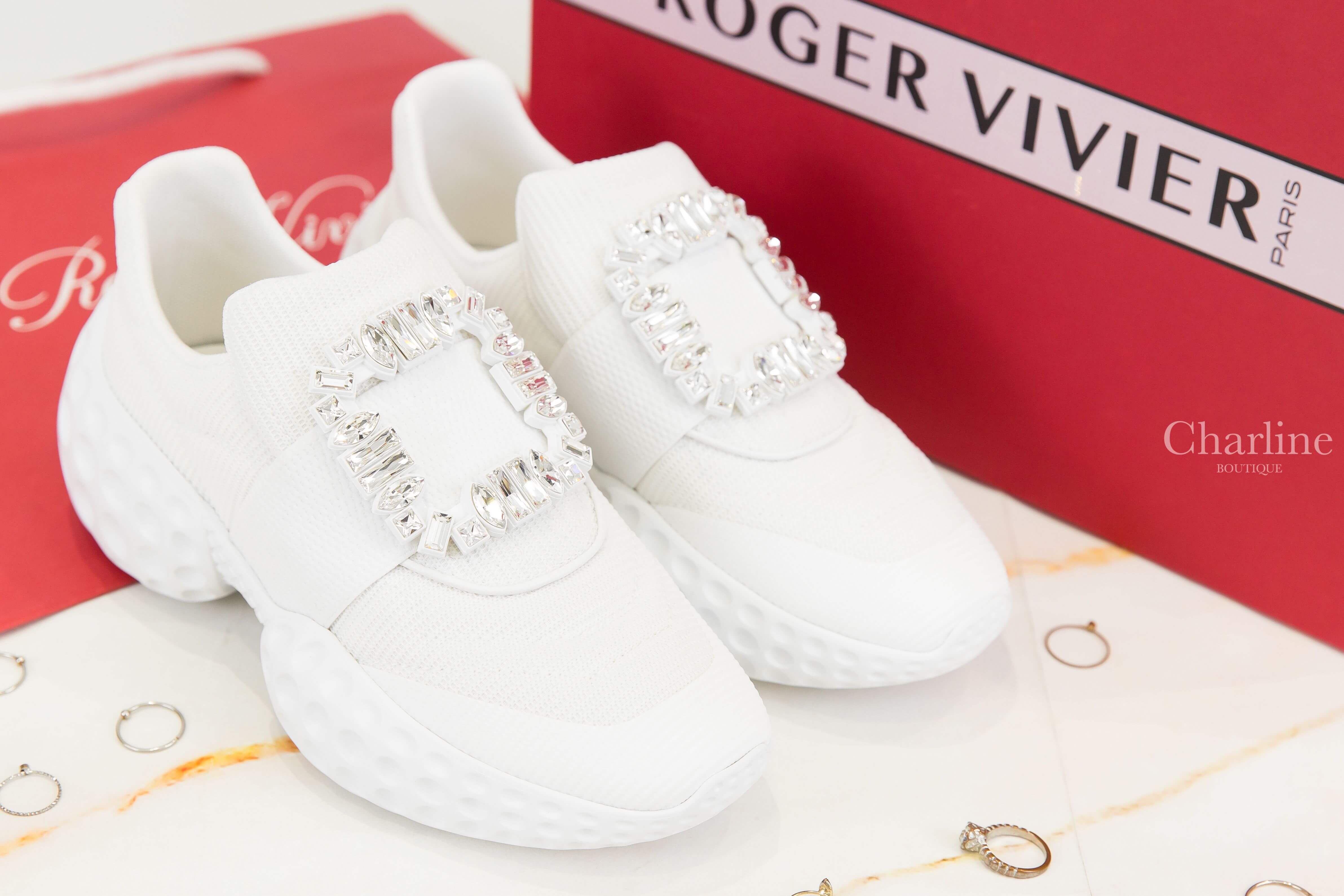 Roger Vivier Viv' Run Light Sneakers In Fabrics 白色水晶方釦太空棉運動鞋