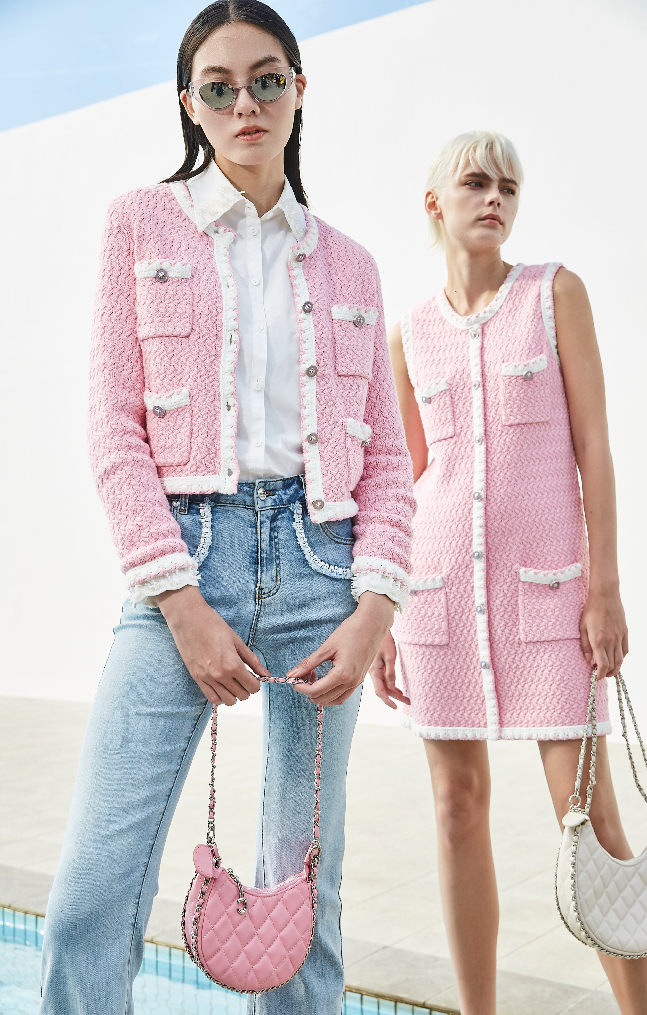 BD10206D1 浮雕人字紋短版小香針織外套