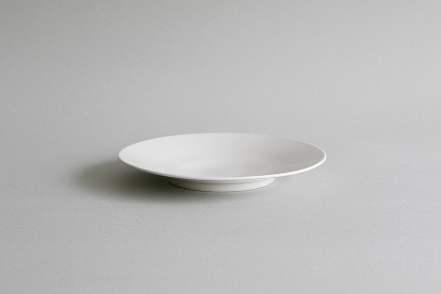 yumiko iihoshi porcelain - OXYMORON Ⅱ茶托 象牙白