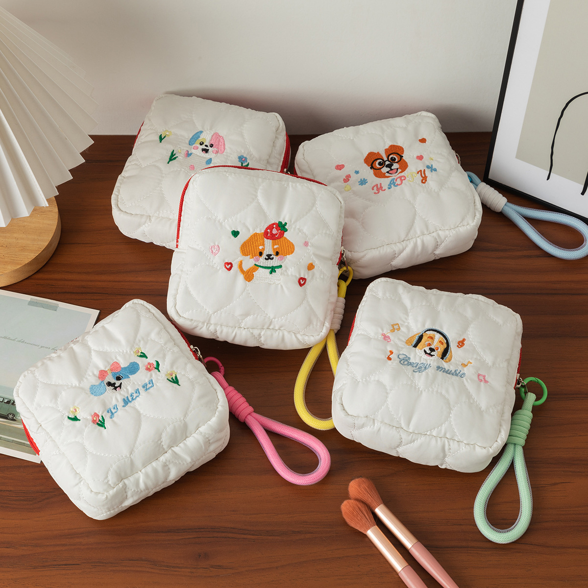 刺繡小狗隨身收納包