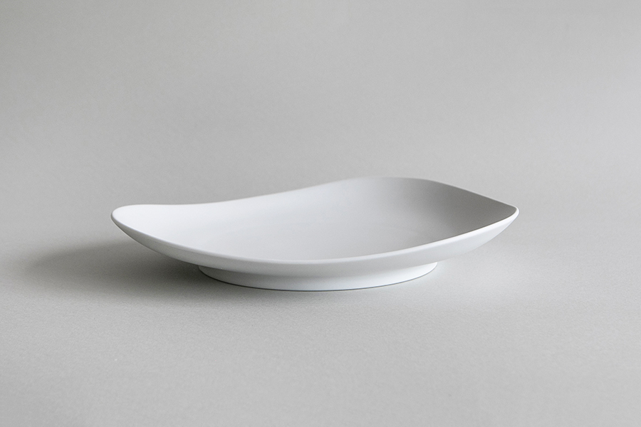 yumiko iihoshi porcelain - SHIONARI 盤24.5cm 白