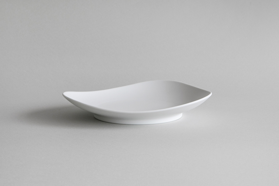 yumiko iihoshi porcelain - SHIONARI 盤19.5cm 白