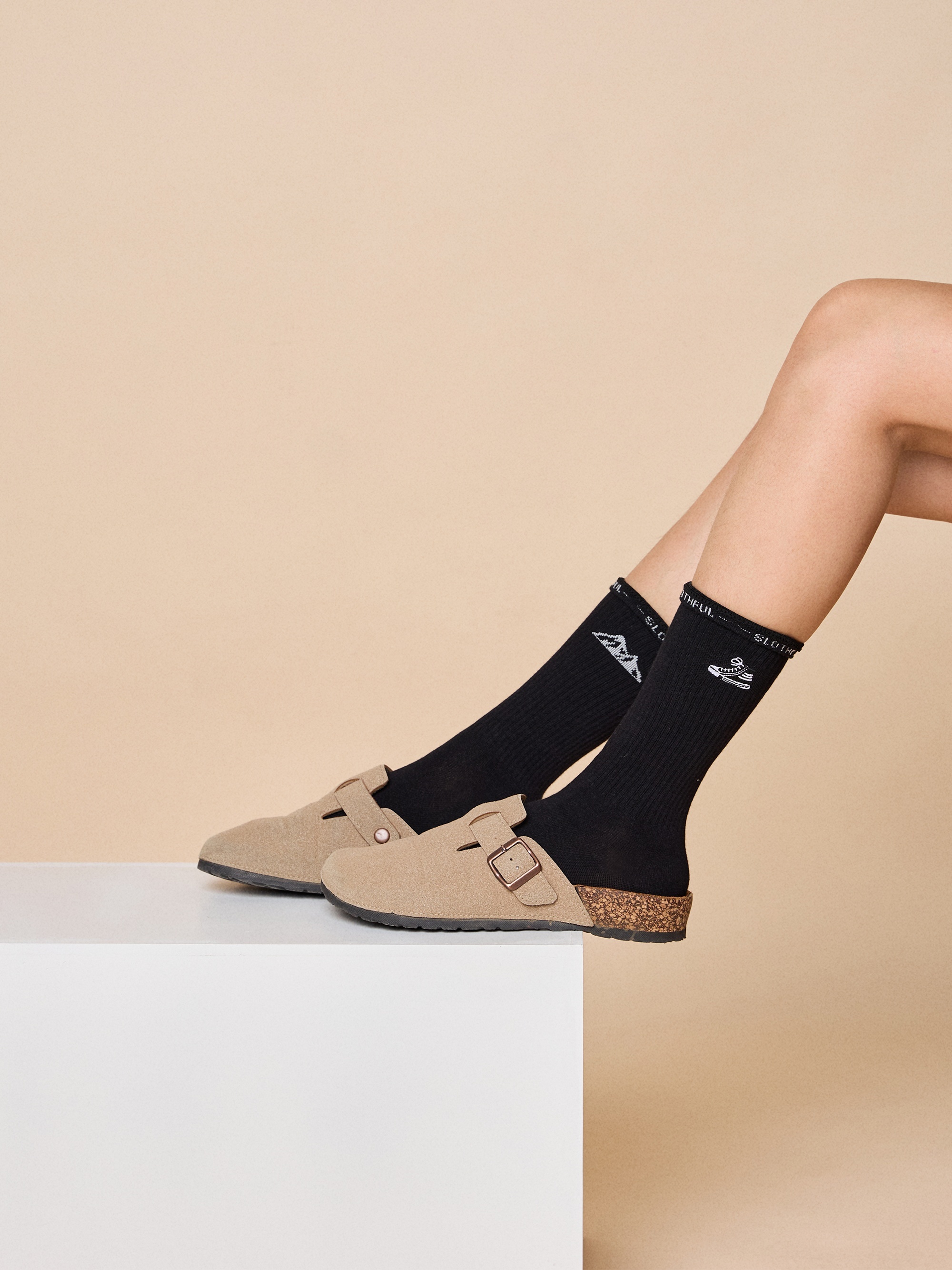 球鞋刺繡中筒襪