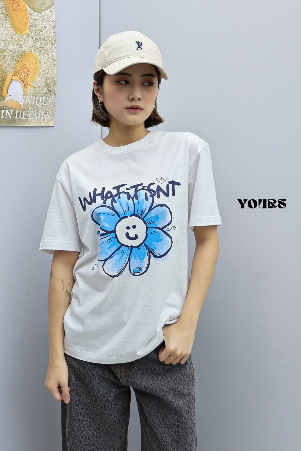 韓國 What is isn’t  花朵白短Tee (3colors)