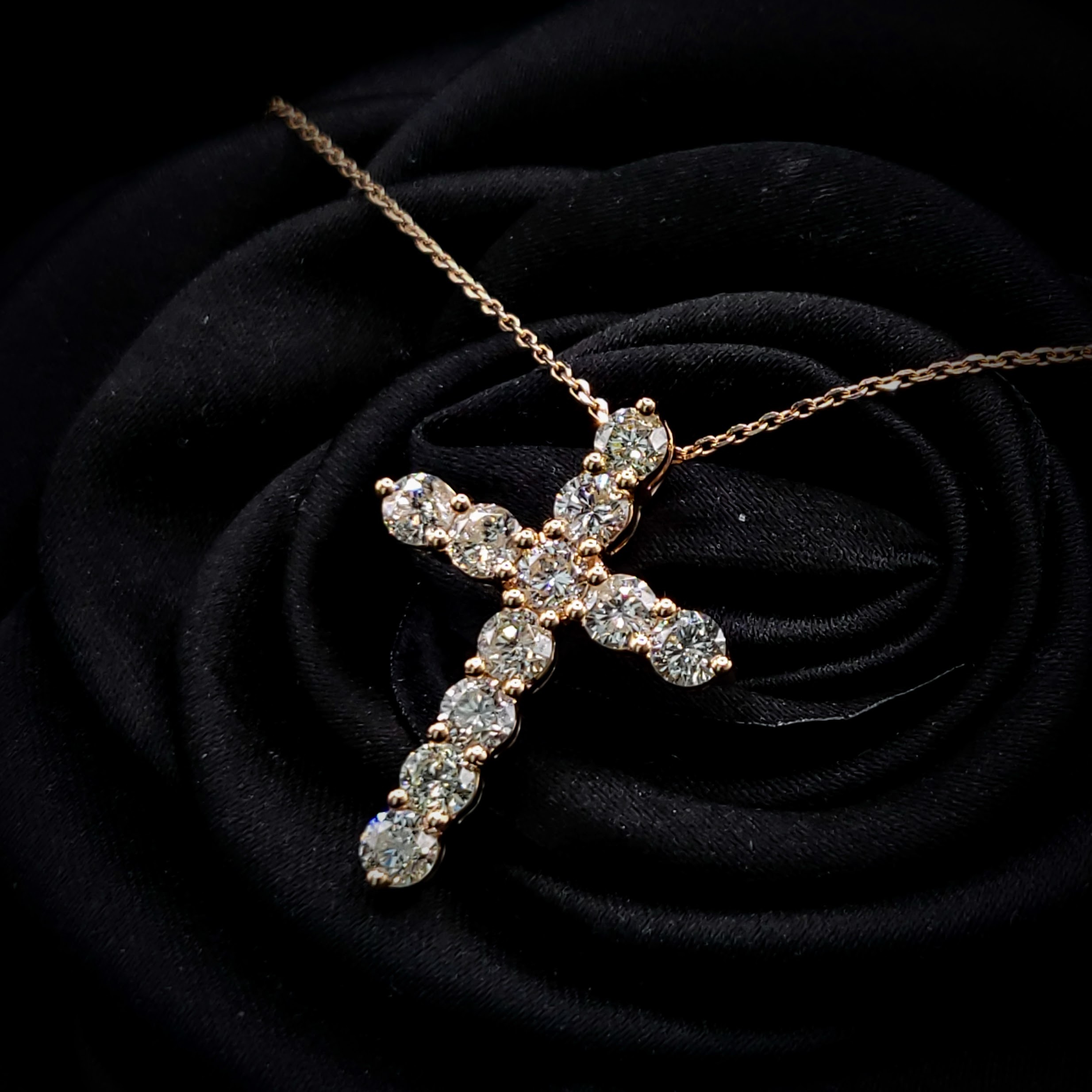 18K Rose Gold 2.61ct Diamond Pendant Cross