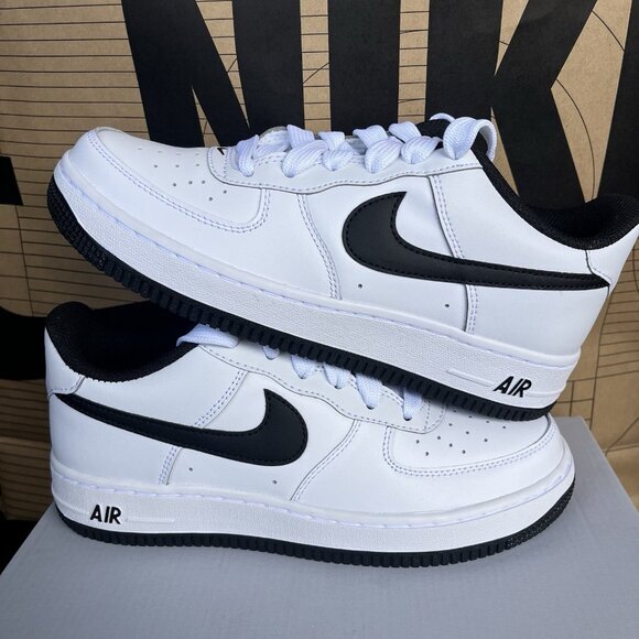 【預訂】NIKE AIR FORCE 1 LV 8 白黑邊 -GS
