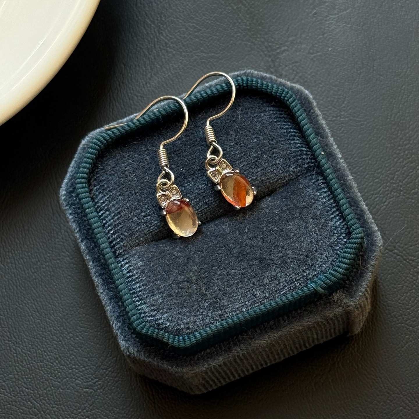 [原石] 紅膠花石英 925銀耳環 鈎式耳環