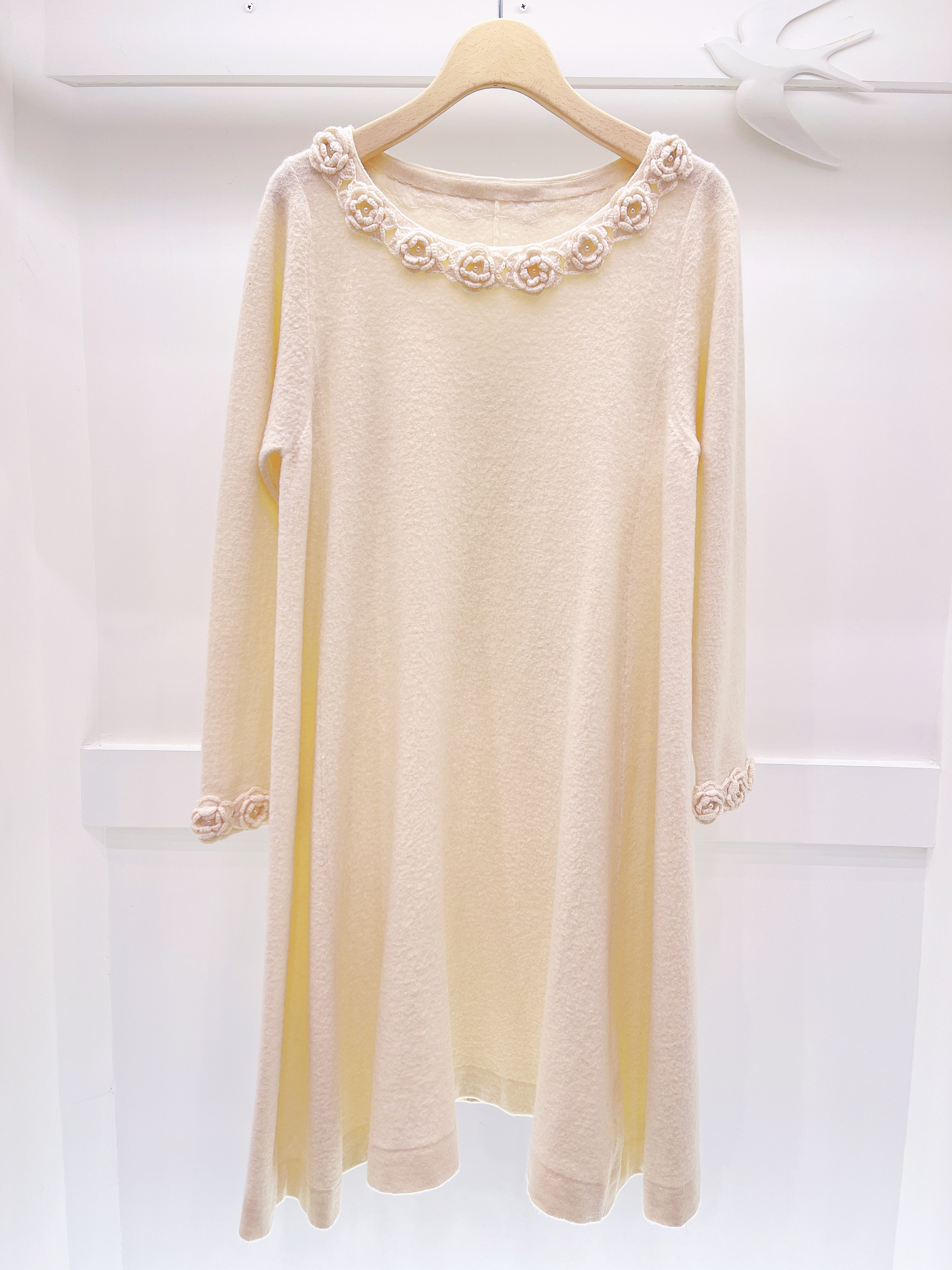 珍珠花飾針織洋裝