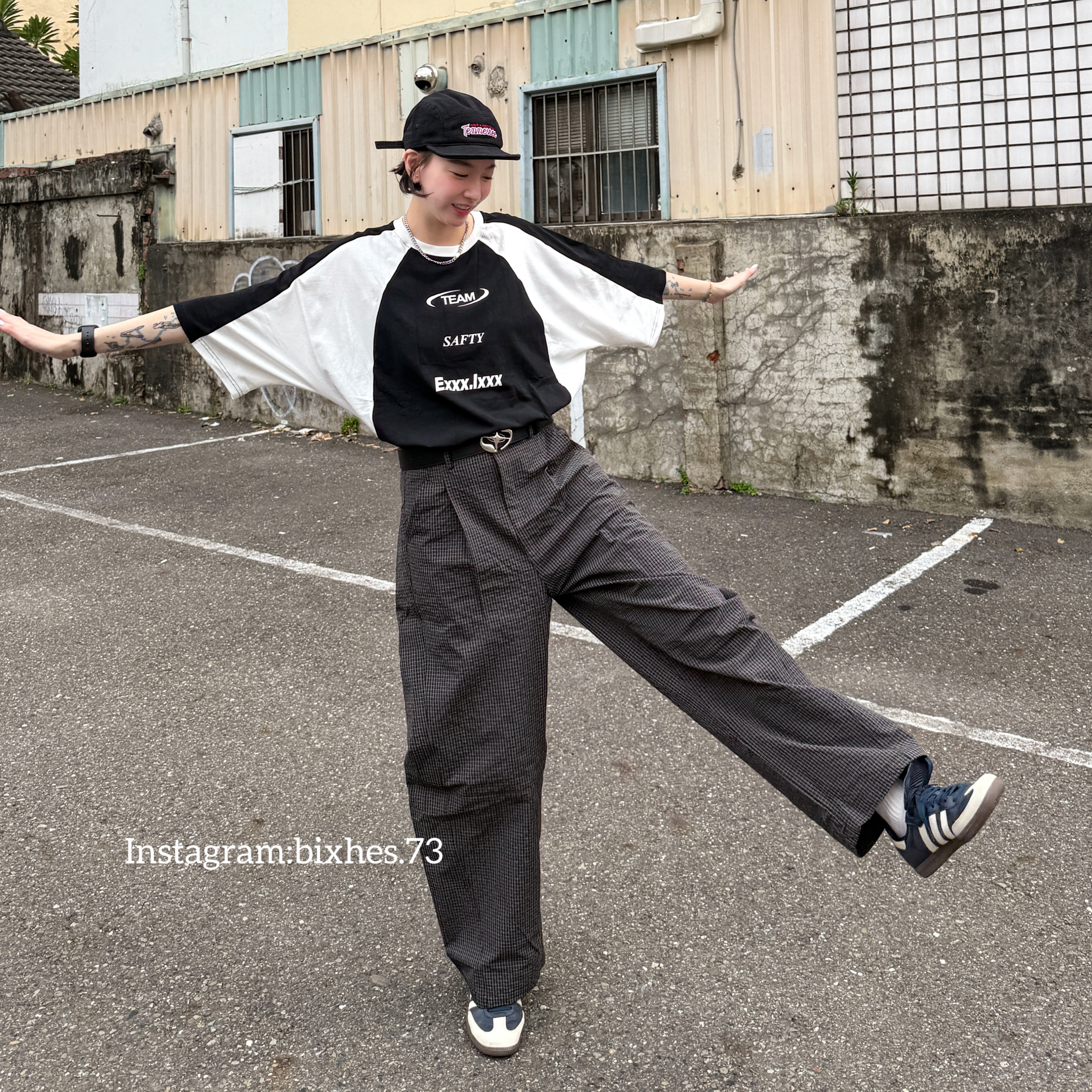 細格雙摺彎刀寬褲(E00043)