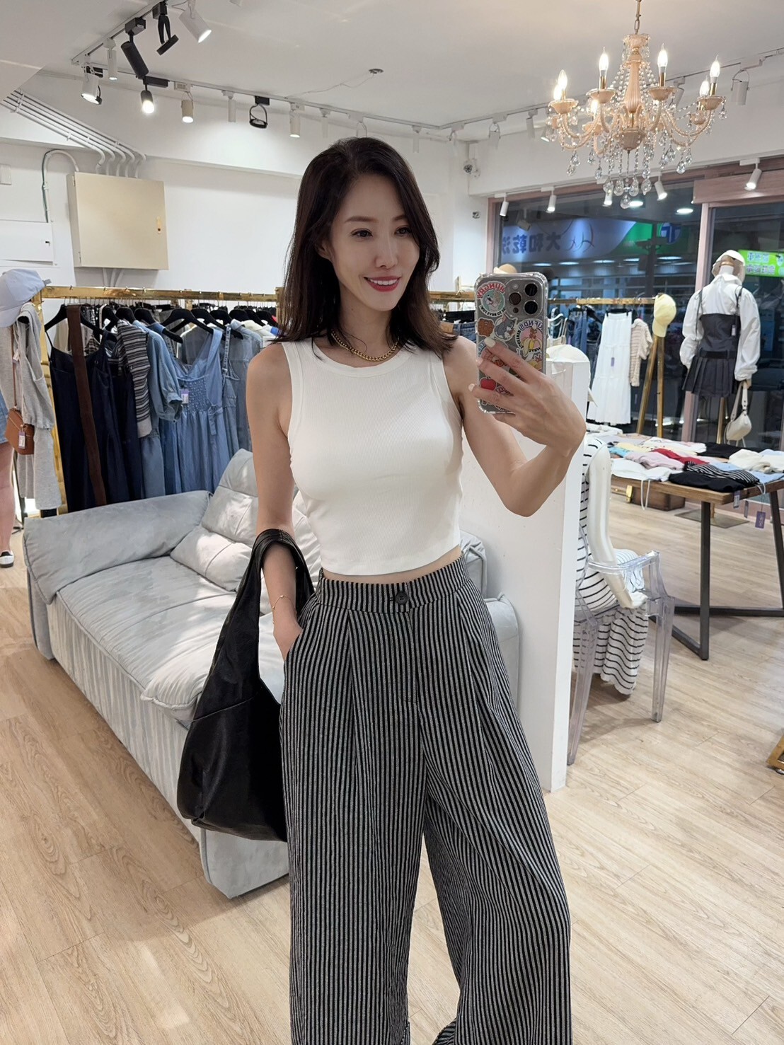 B08097 Cindy自留超好穿又有一點小性感的削肩Bra背心