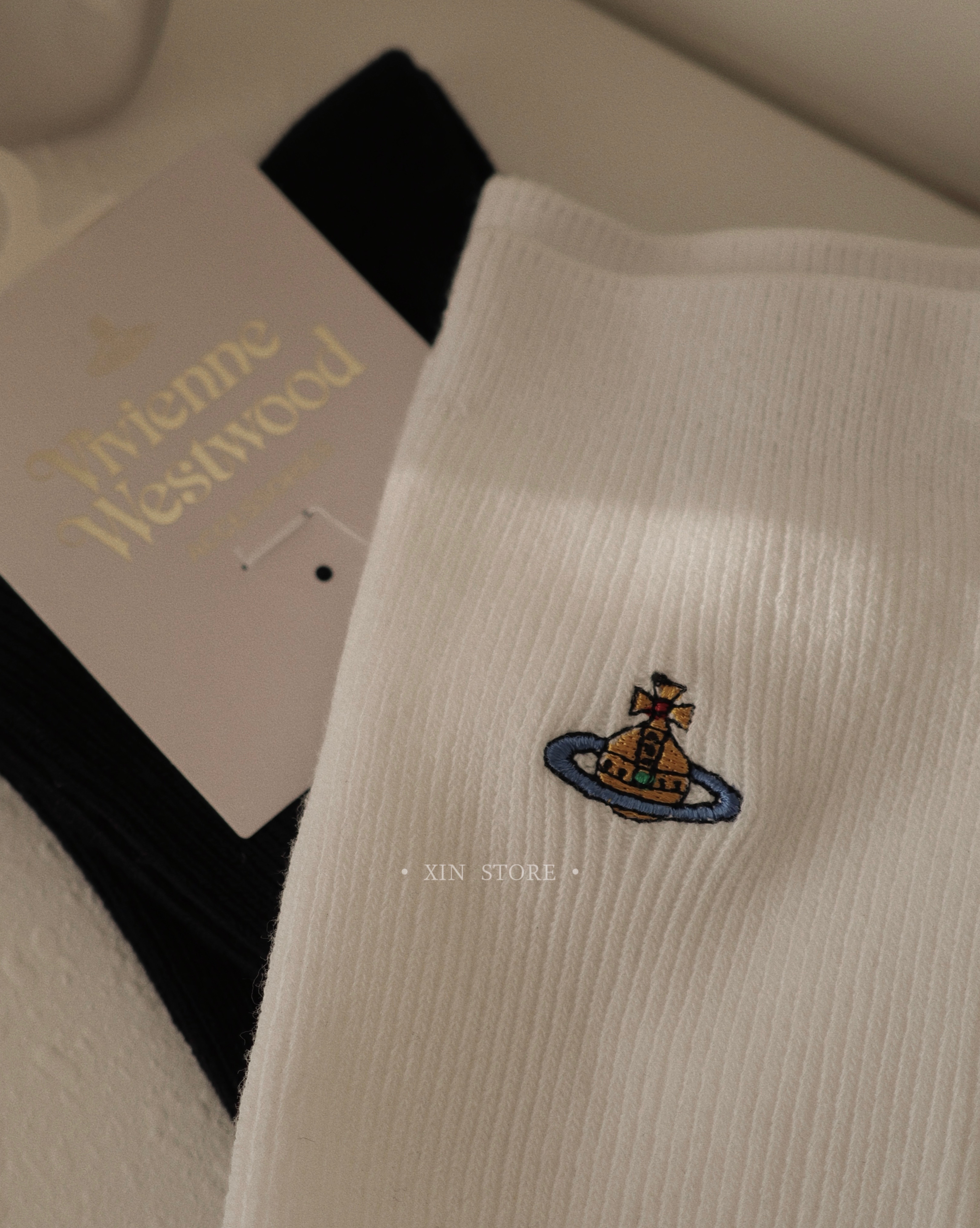 <現貨!!>Vivienne Westwood 薇薇安 西太后 刺繡 高筒襪 長襪 黑 白