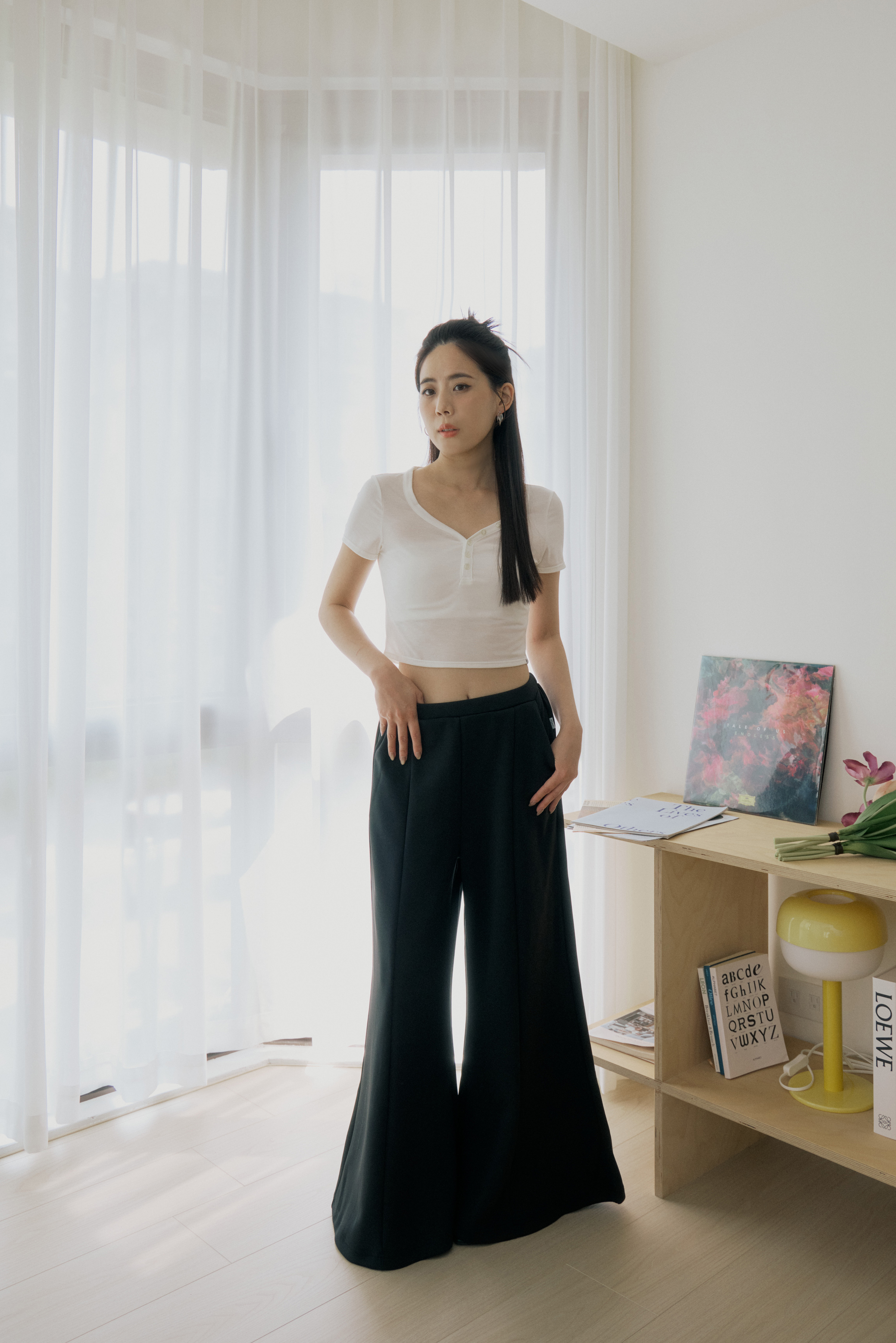 前開釦透膚短TEE- 白