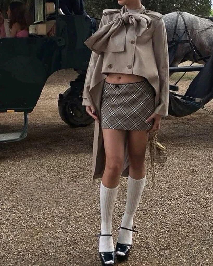 設計師家精品早秋前短後長圍脖風衣