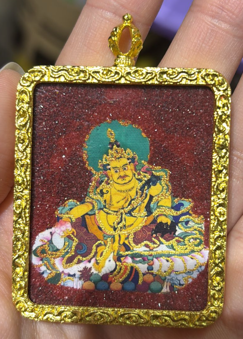 250822 - B16 黃財神硃砂浮雕手繪唐卡（背面圖案隨機）