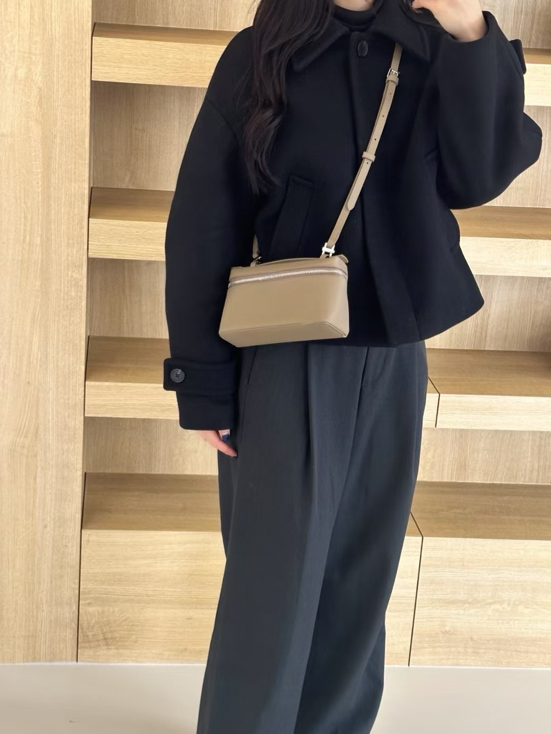 正韓荔枝牛皮小包（附長背帶）