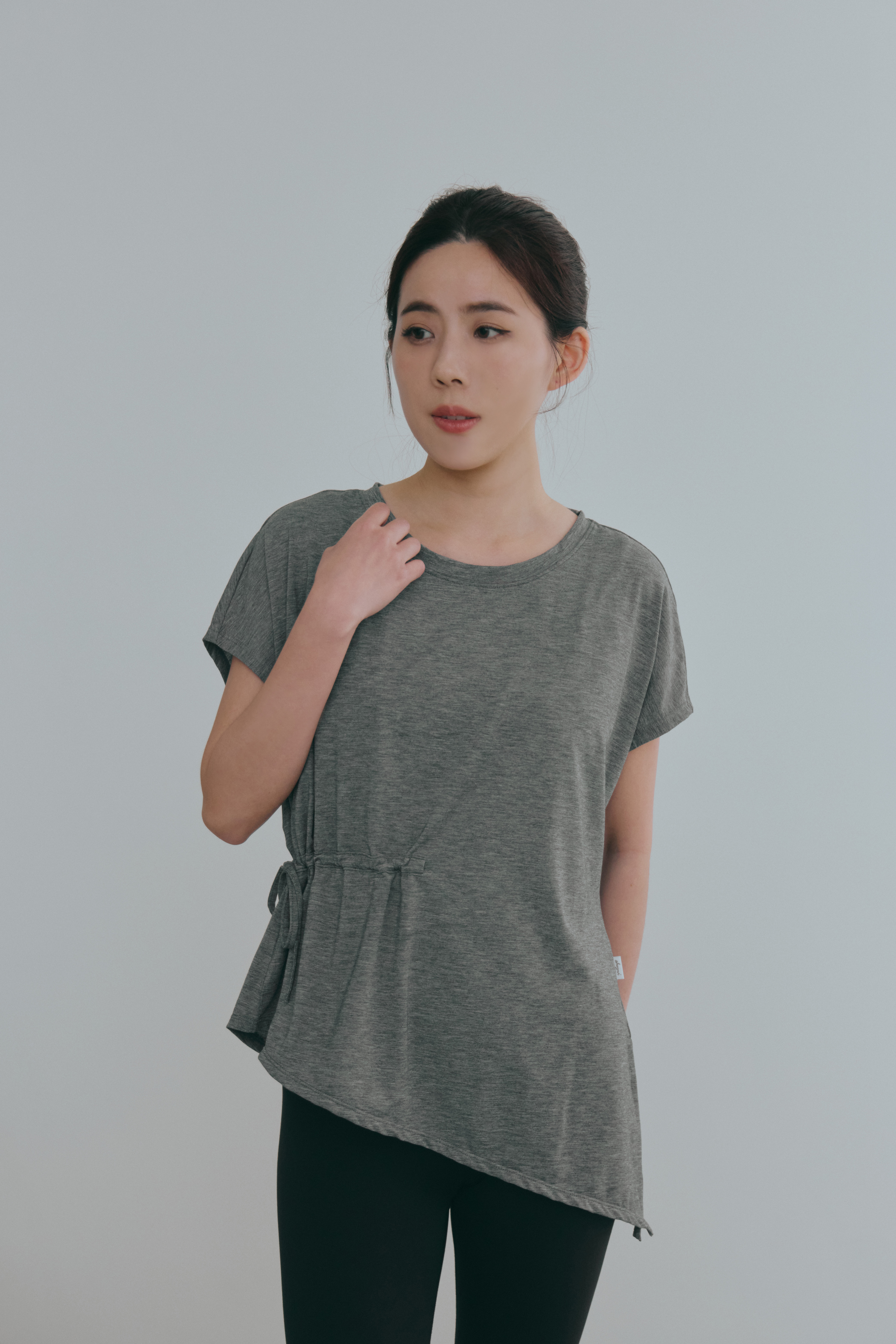 斜角側綁帶TEE- 淺灰