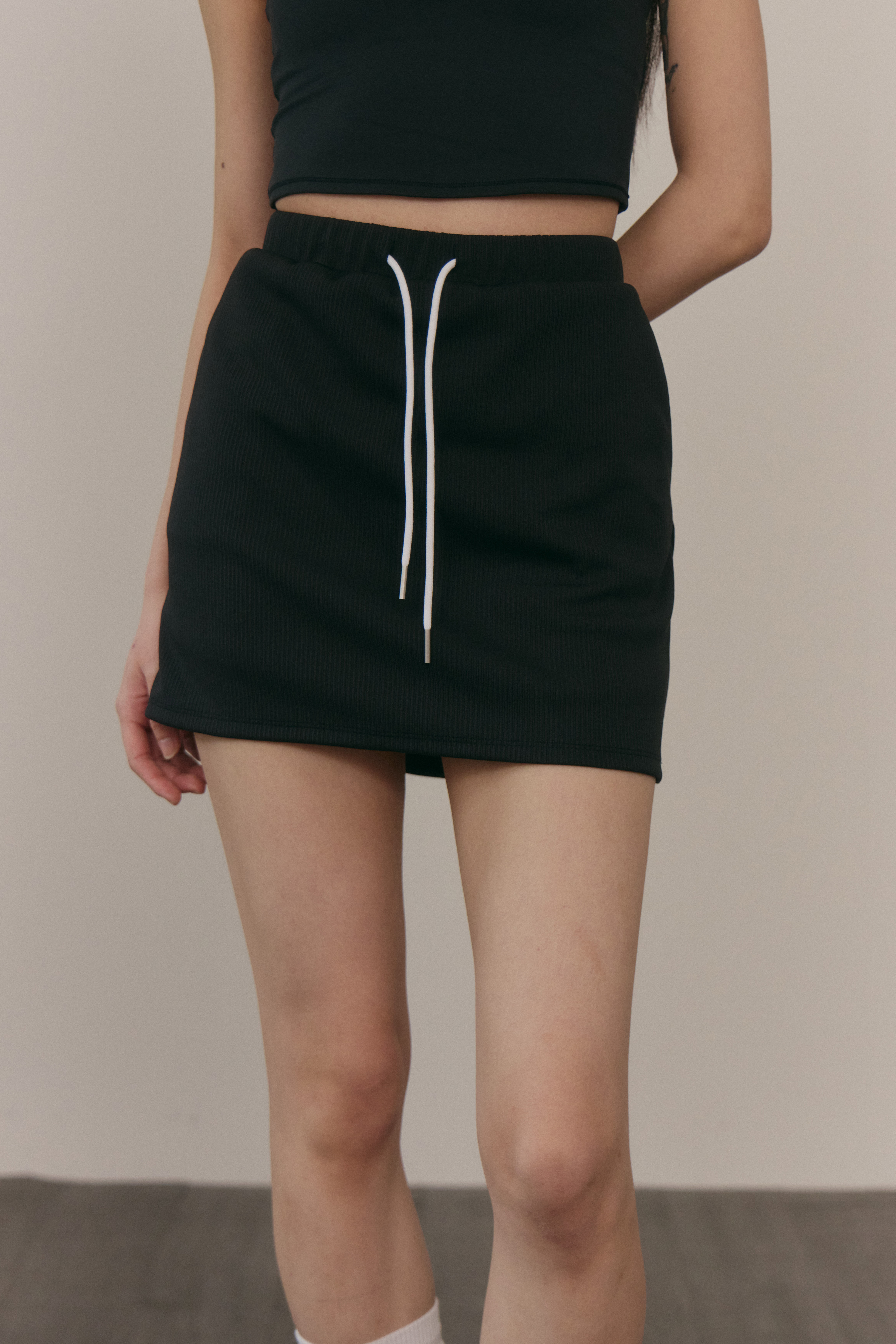 撞色抽繩褲裙- 黑