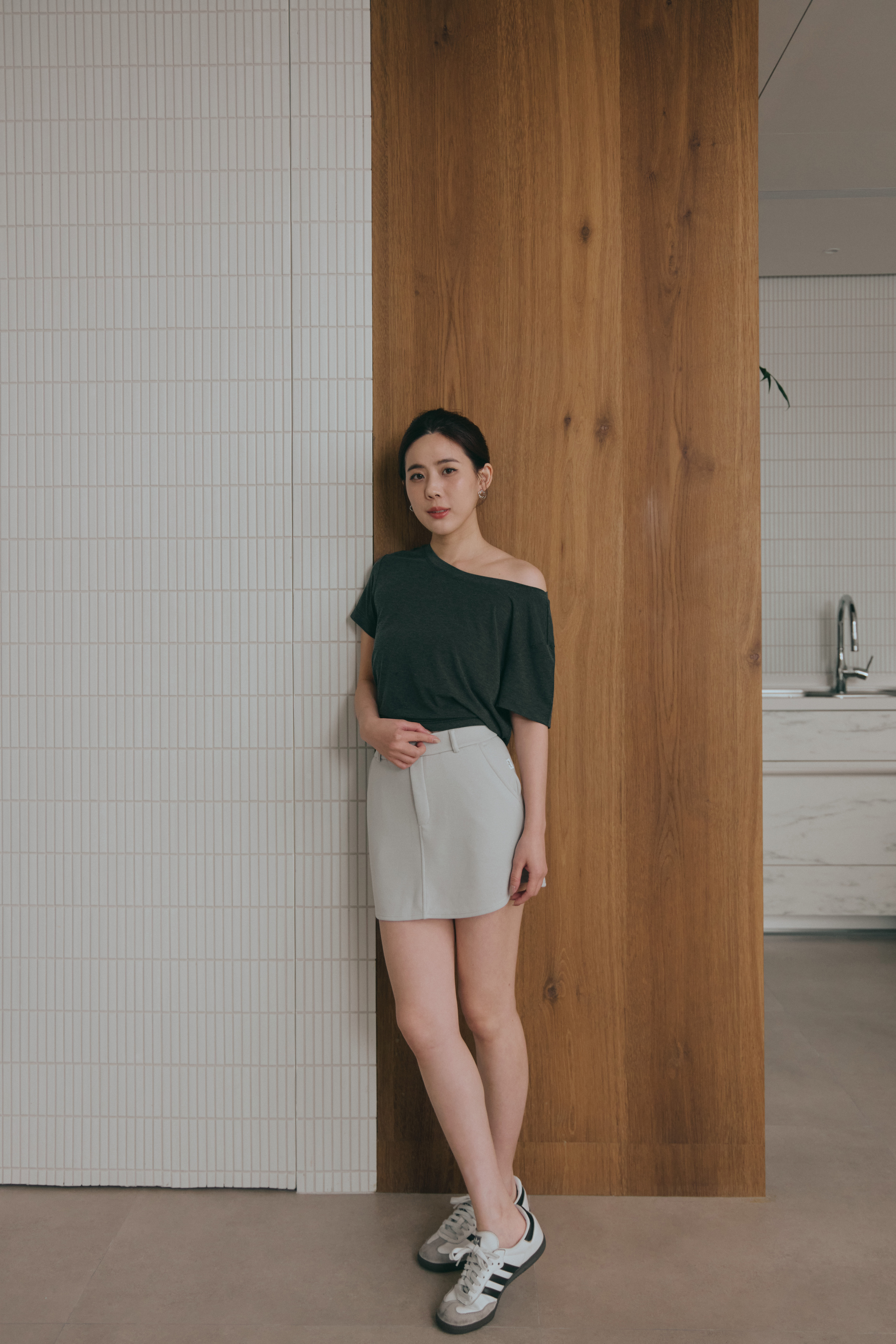 鬆弛綁帶寬鬆TEE- 深灰