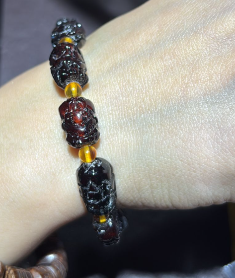 250822 - B56 血珀貔貅雕刻手串（一物一證書）