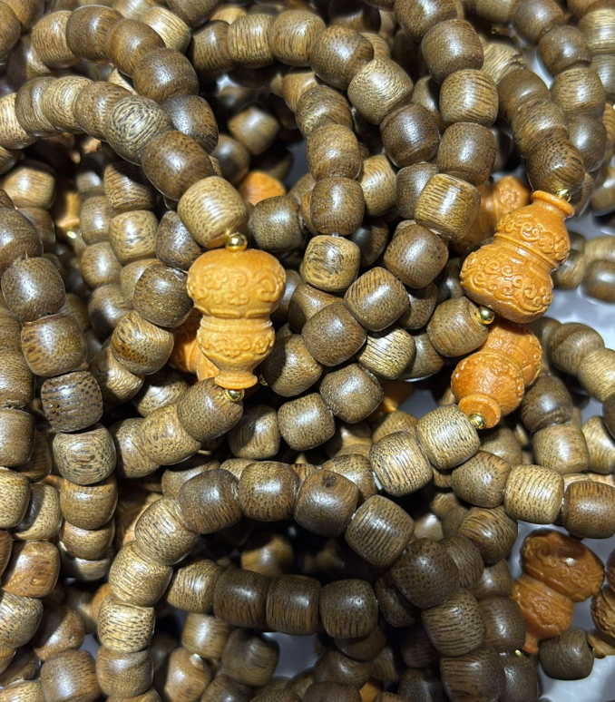 250822 - B70 9mm+奇楠沉香型珠檀木葫蘆雕刻手串