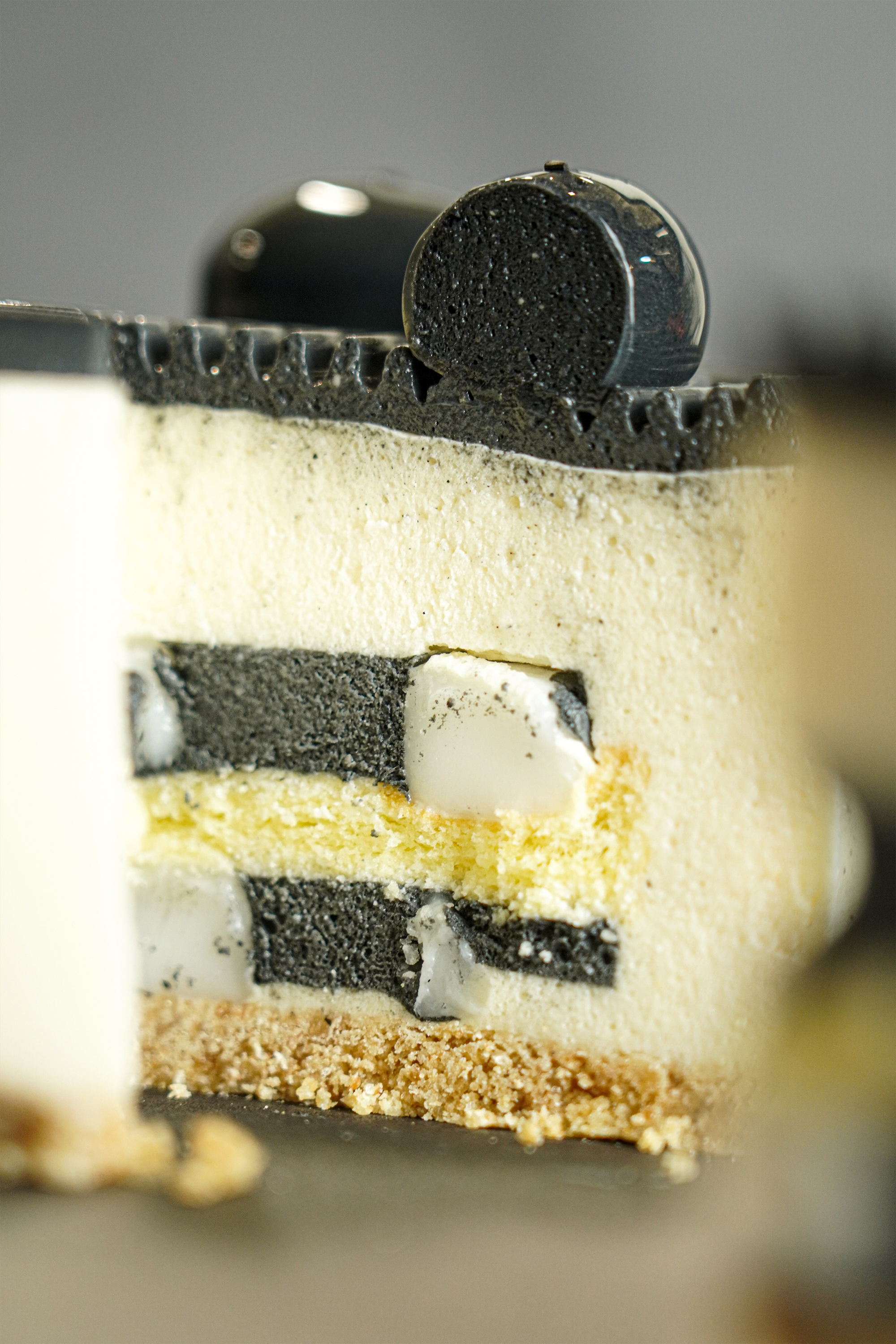 豆腐黑芝麻麻糬慕士蛋糕 (2磅 15cm)