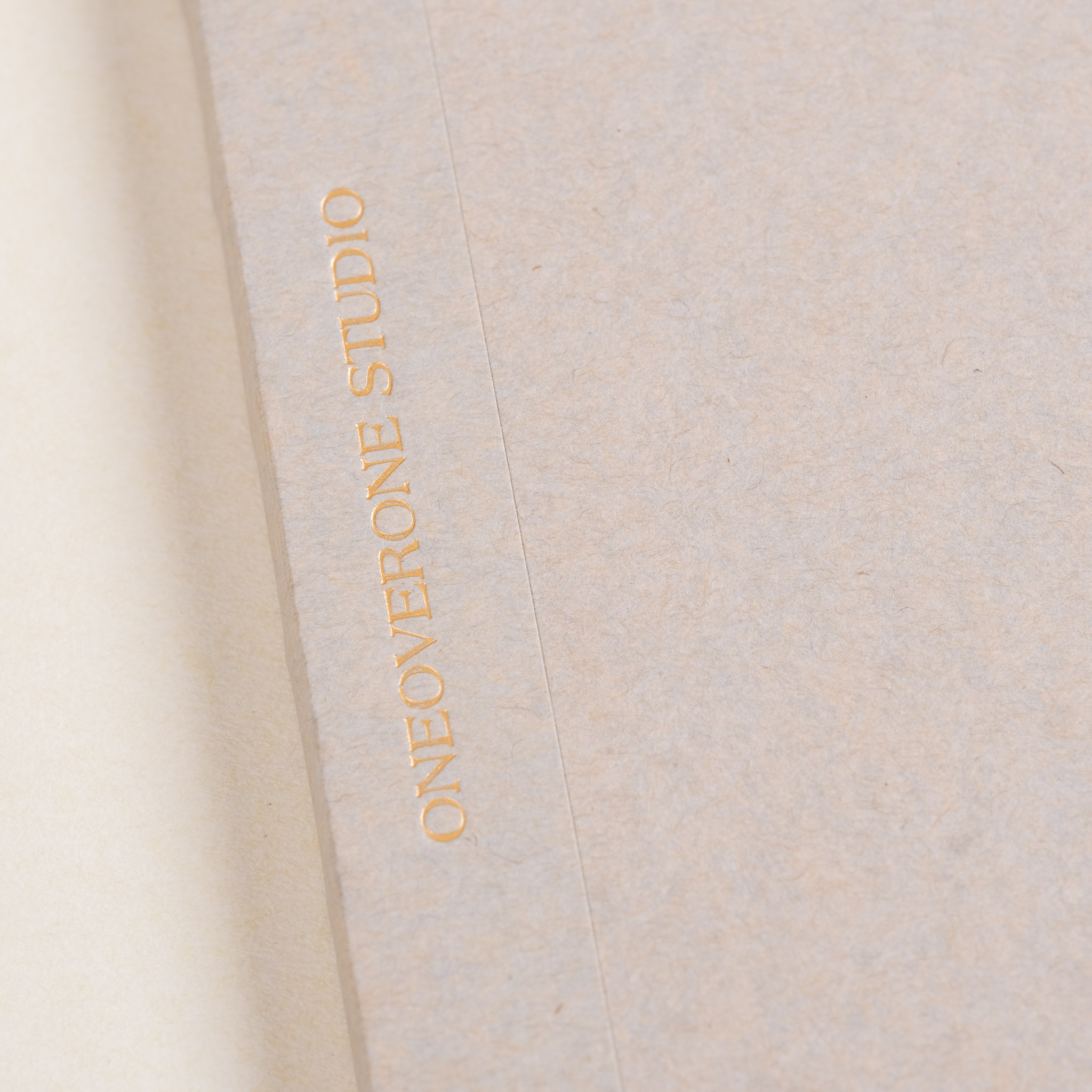 米色68磅 / 4mm方格 巴川紙筆記本 / A5-山野灰/ 一分之一工作室 臺灣