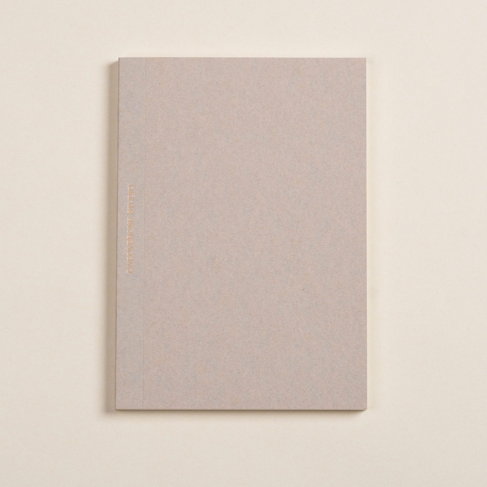 米色68磅 / 4mm方格 巴川紙筆記本 / A5-山野灰/ 一分之一工作室 臺灣