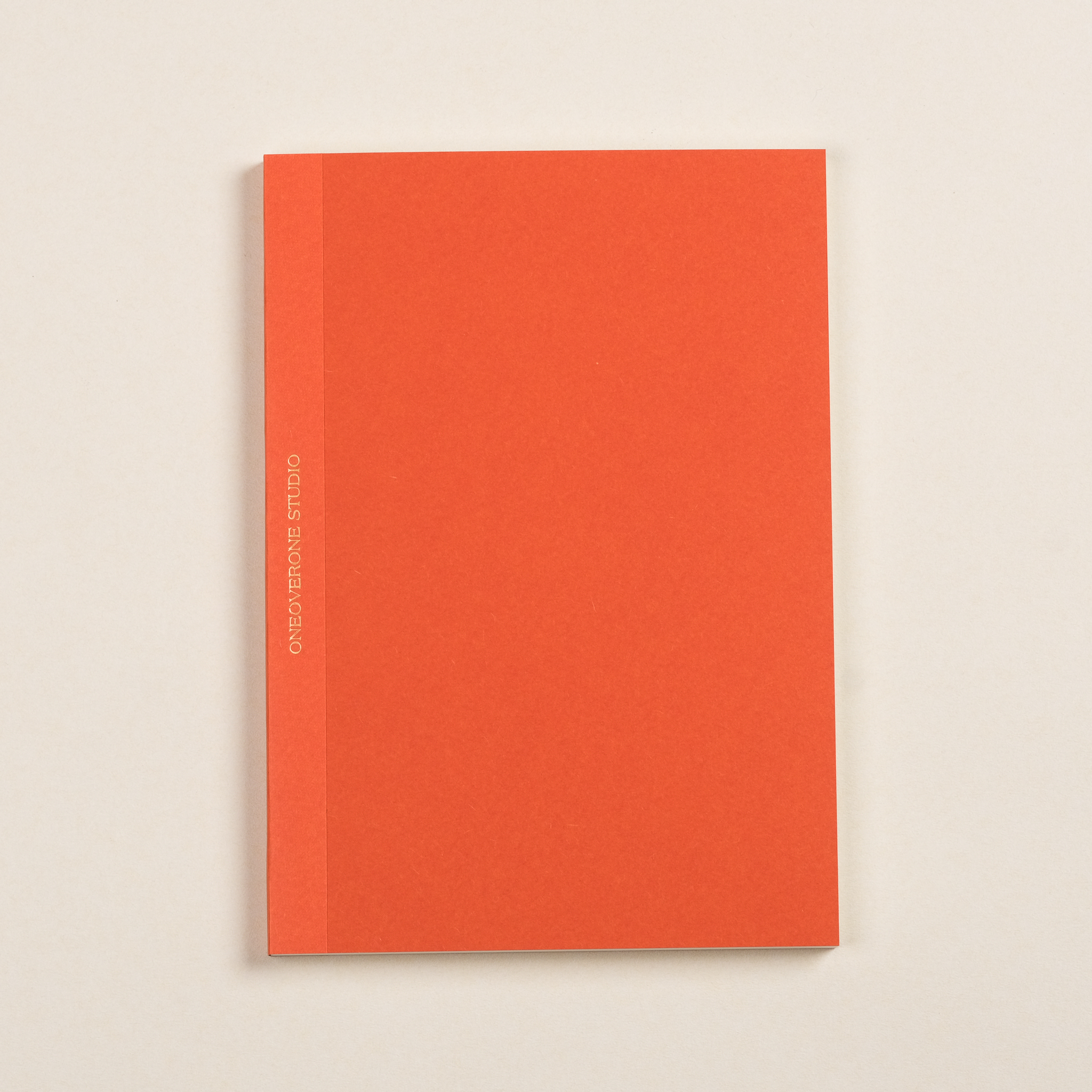 米色68磅 / 4mm方格 巴川紙筆記本 / A5-經典橘 / 一分之一工作室 臺灣