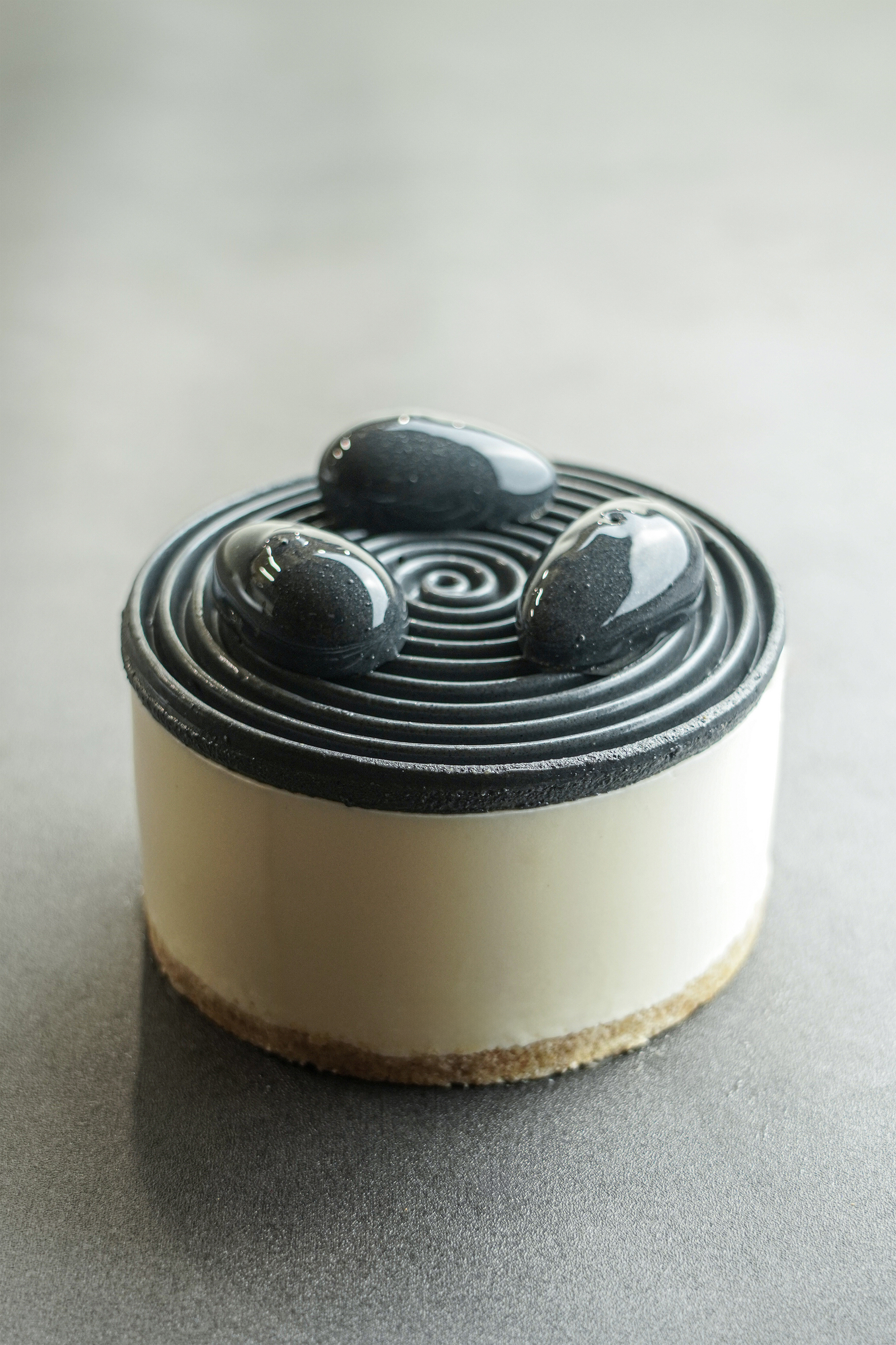 豆腐黑芝麻麻糬慕士蛋糕 (1磅 11cm)