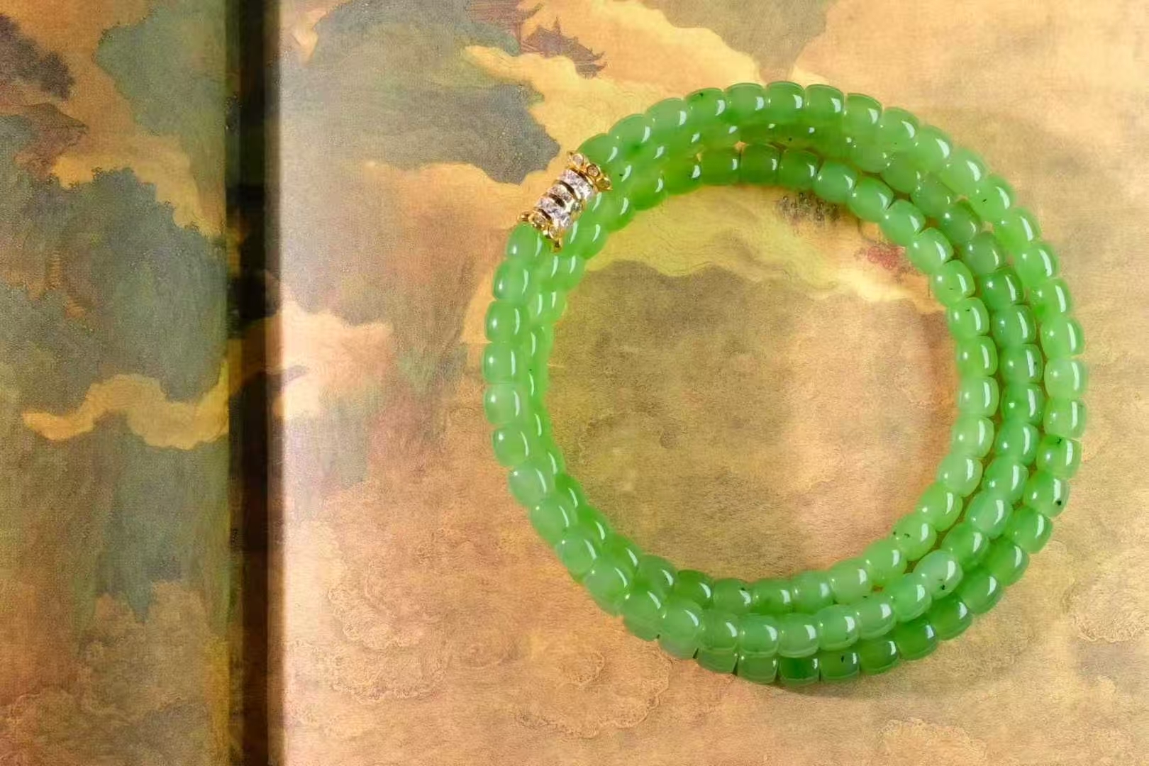 726727 和田玉碧玉蘋果綠直切珠串 (4-5mm直徑)