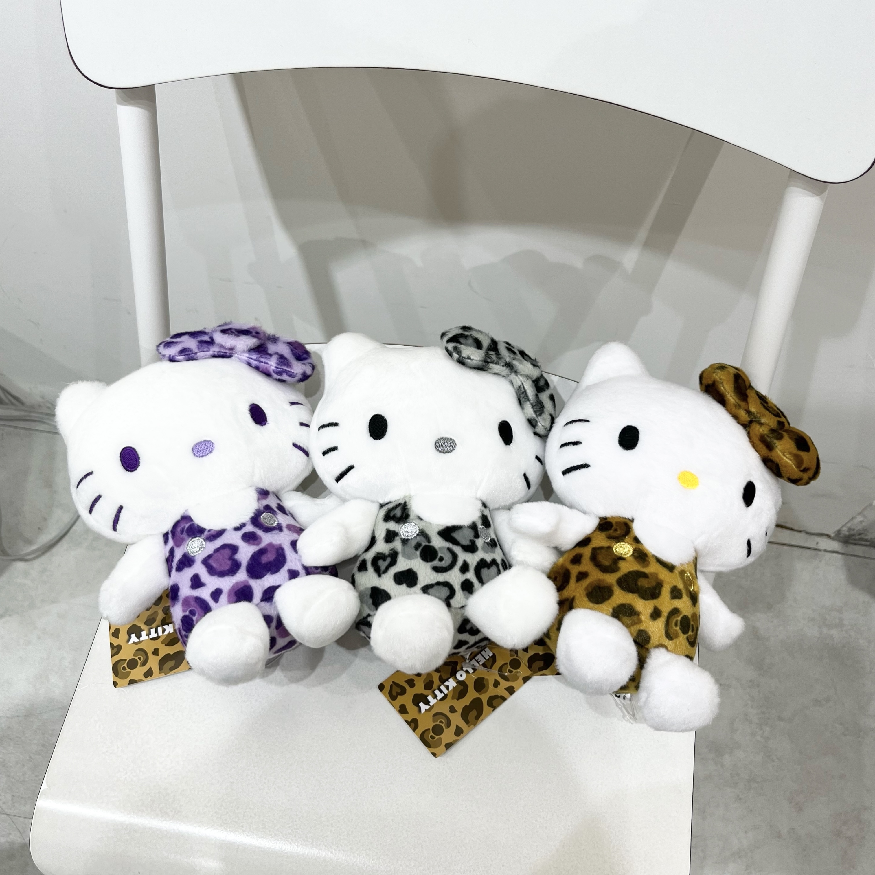 SANRIO 三麗鷗 HELLO KITTY 豹紋系列 絨毛娃娃 玩偶