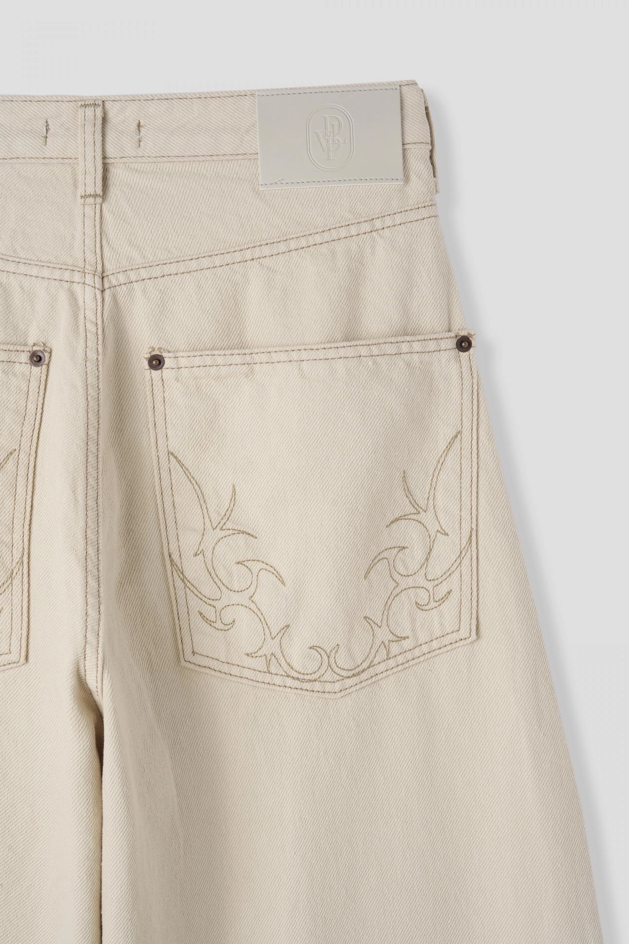 【優惠價預訂】25FW人氣批發款！韓國Stitch Pocket彎刀褲（3色）