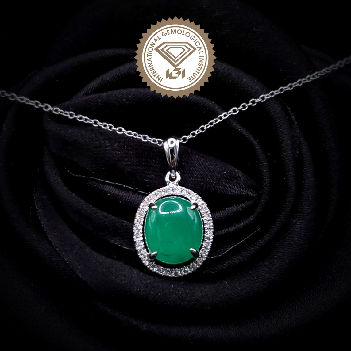 18K White Gold 1.83ct Emerald and Diamond Pendant