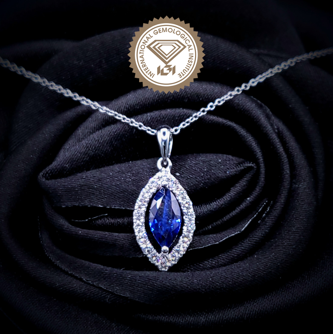 18K White Gold 1.02 ct Sapphire and Diamond Pendant