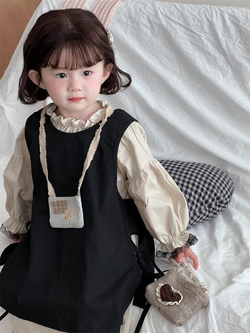 復古花邊洋裝+黑色背心裙