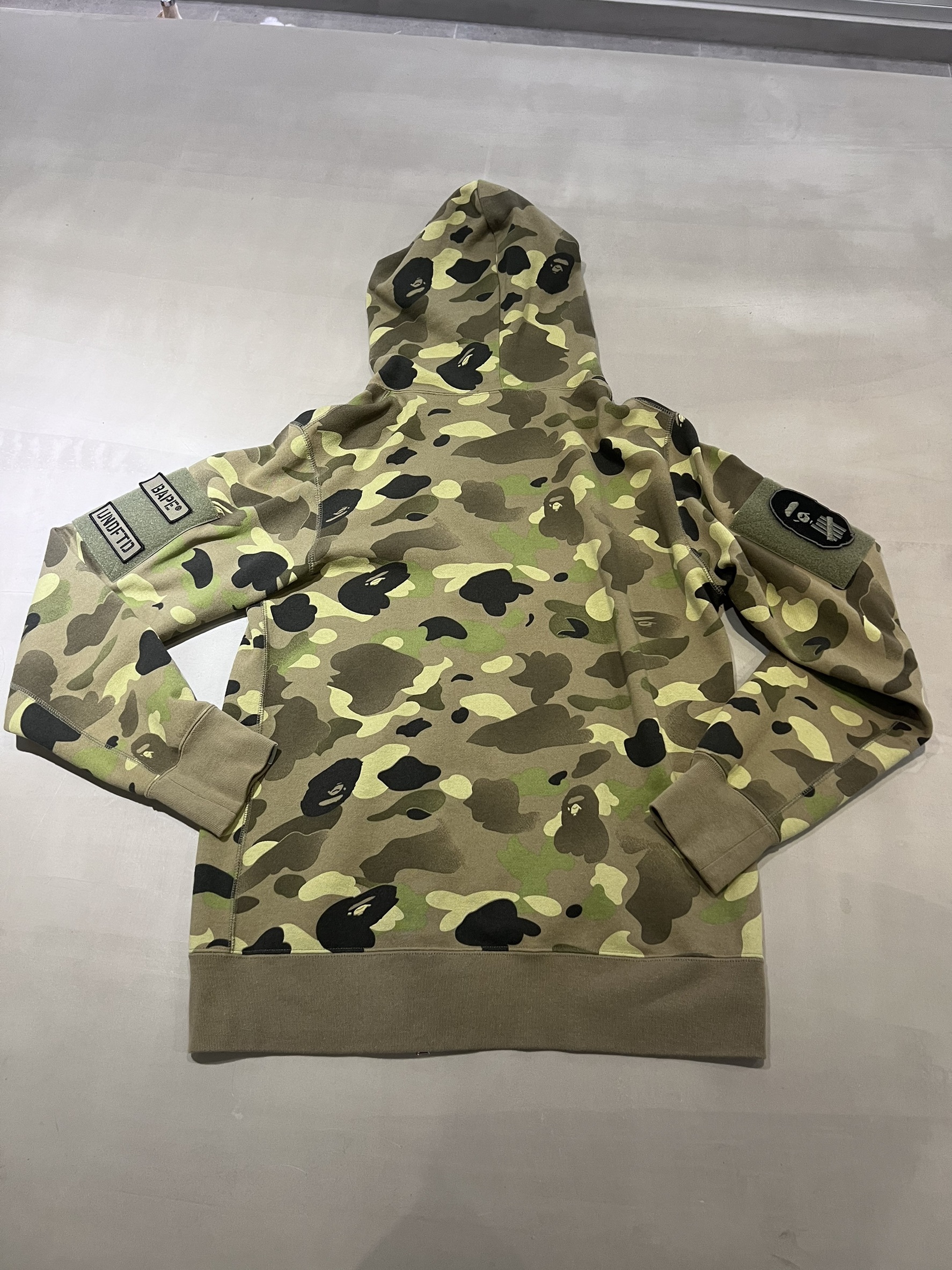 BAPE×UNDEFEATED 外套