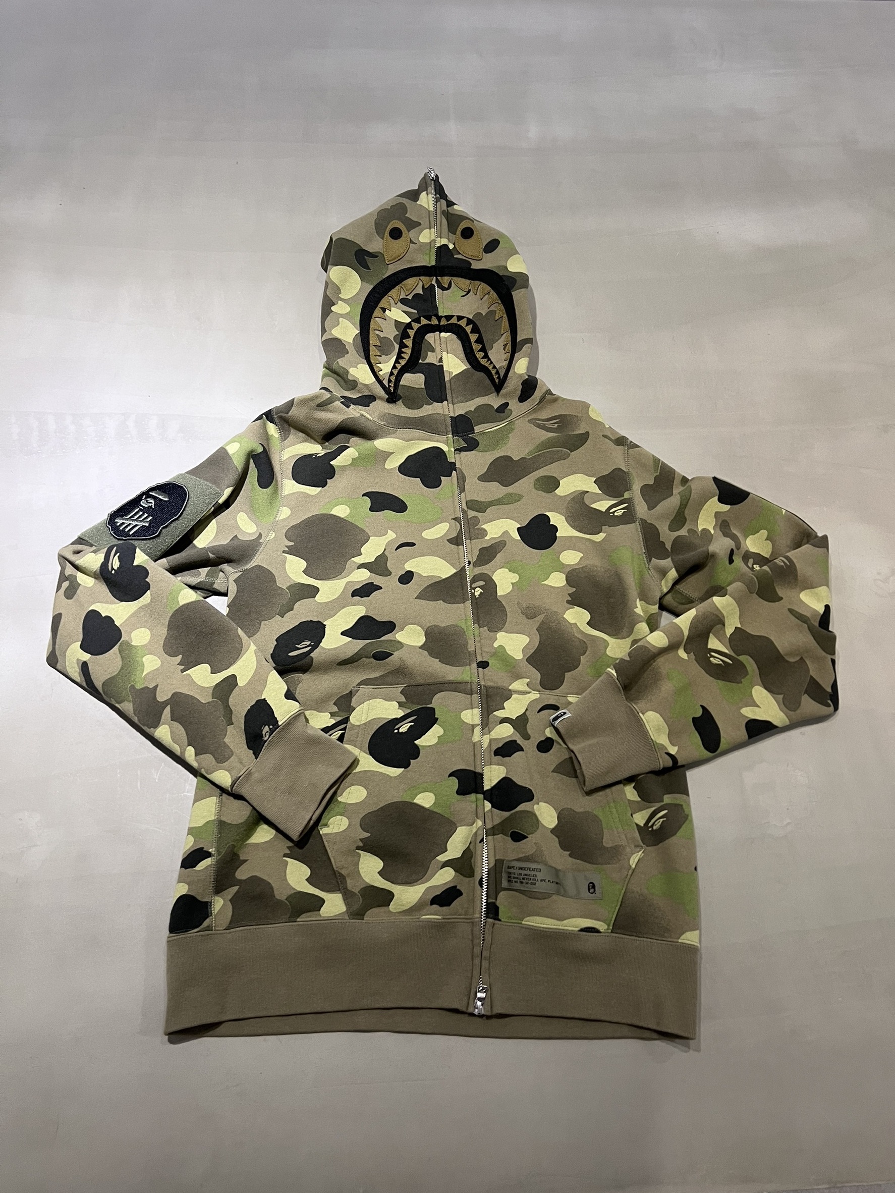 BAPE×UNDEFEATED 外套