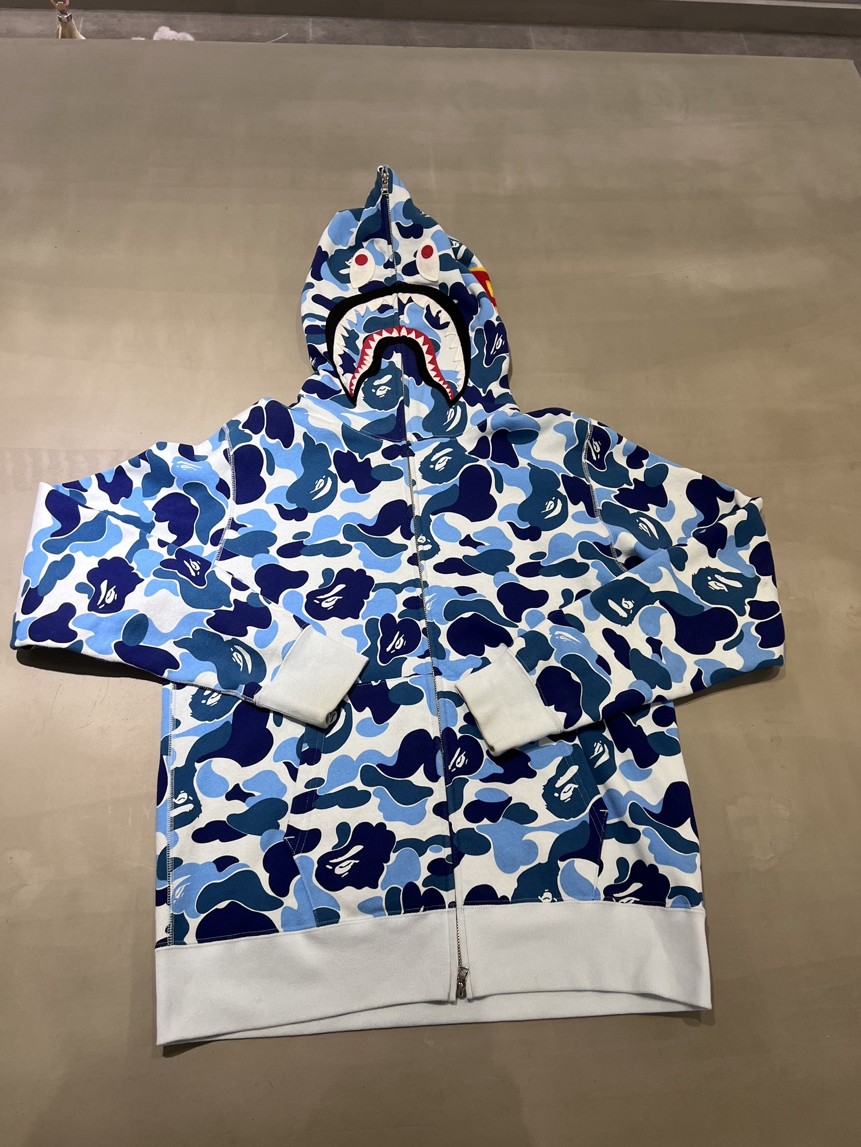 BAPE 藍色鯊魚外套
